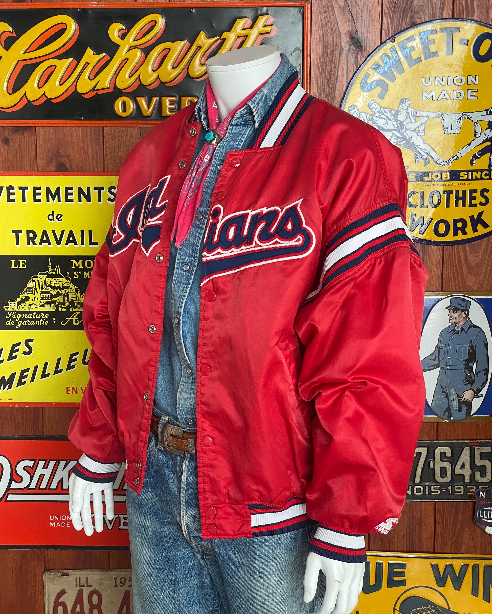Vintage 1990s Cleveland Indians Starter satin jacket, size XL.