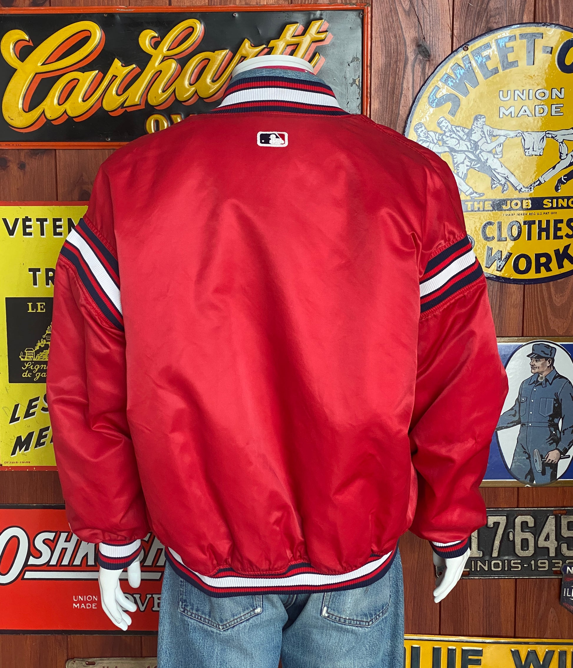 Vintage 1990s Cleveland Indians Starter satin jacket, size XL.