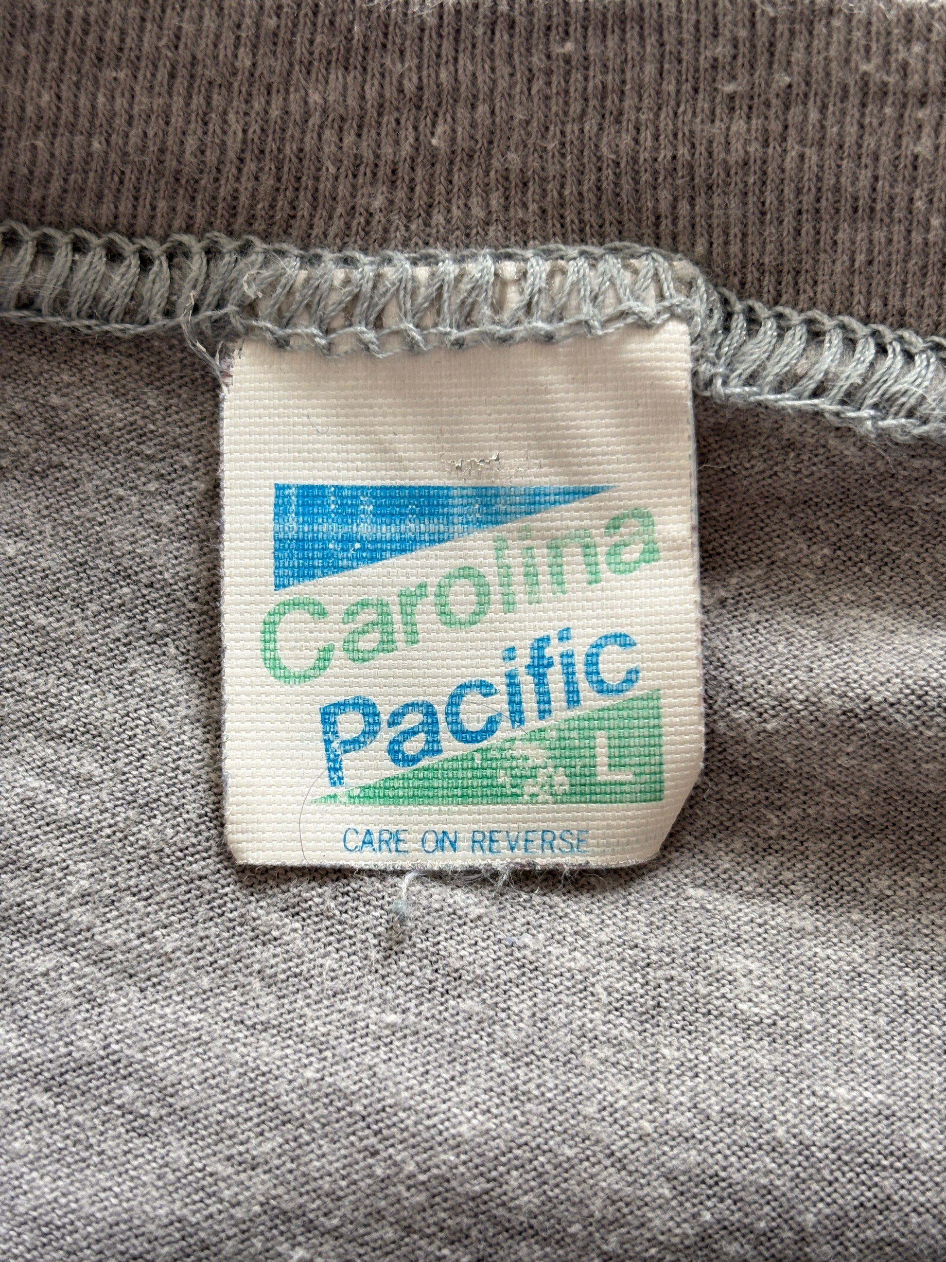 Vintage 1980s UNC Tar Heels basketball t-shirt with retro graphic print, made in USA, size large