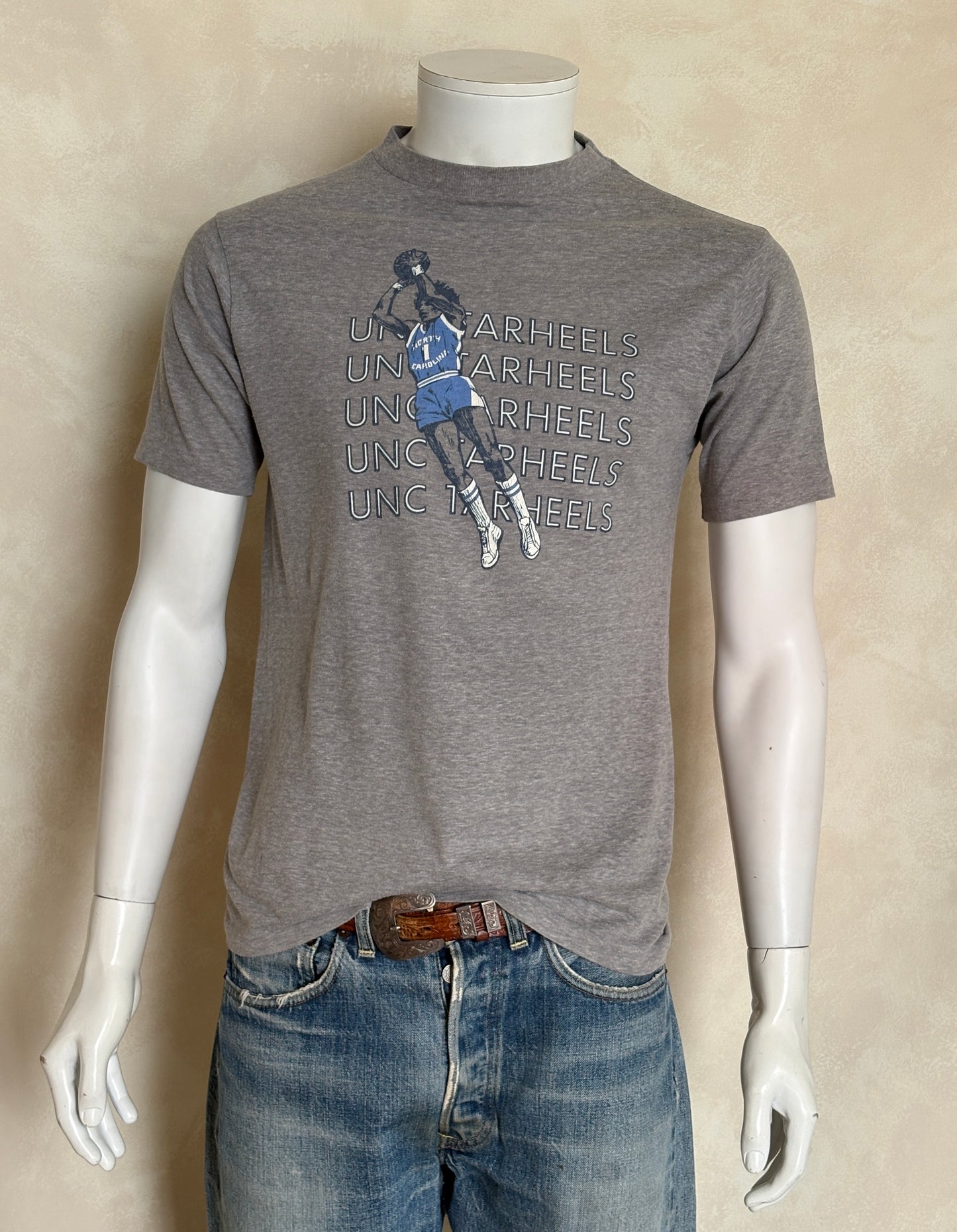 Vintage 1980s UNC Tar Heels basketball t-shirt with retro graphic print, made in USA, size large