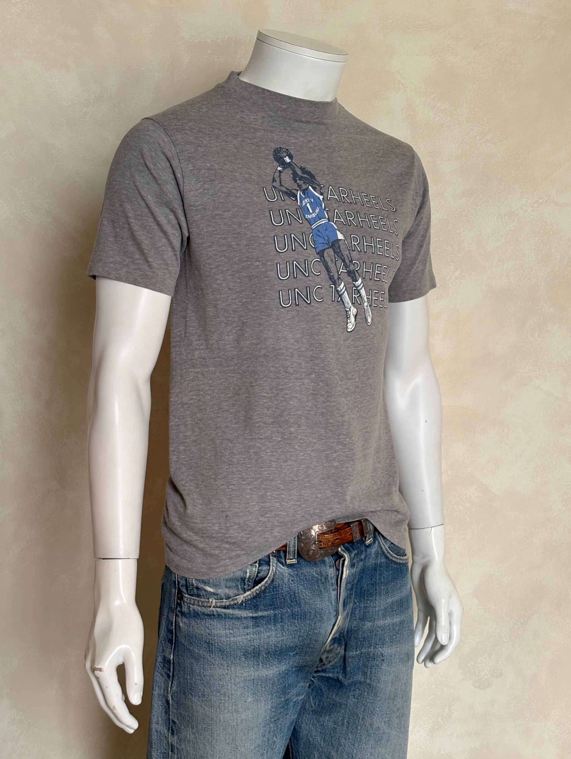 Vintage 1980s UNC Tar Heels basketball t-shirt with retro graphic print, made in USA, size large