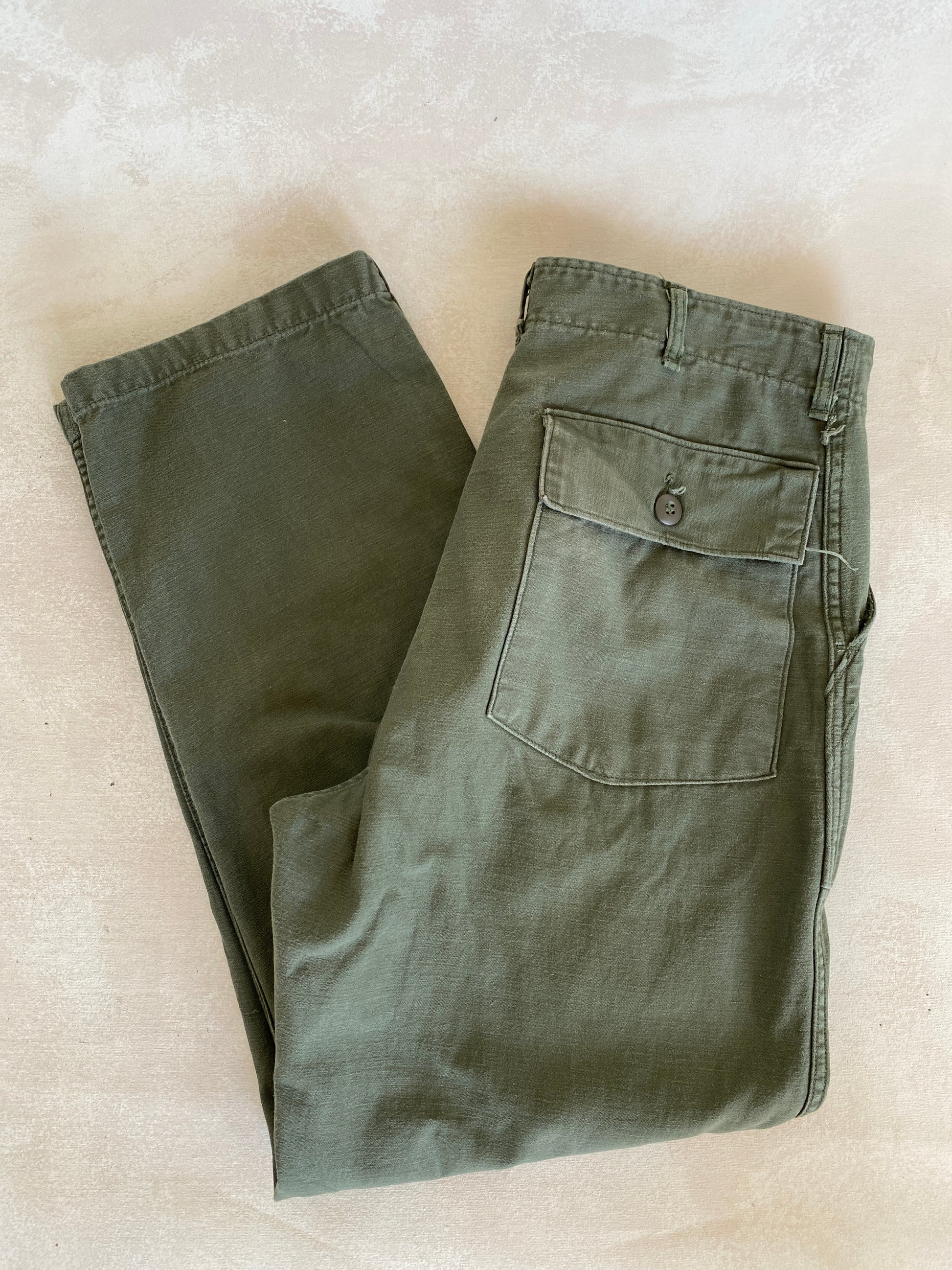34X31. 1975 Authentic US Army Vietnam war era OG-107 Fatigue pants - USA Vintage Bcn