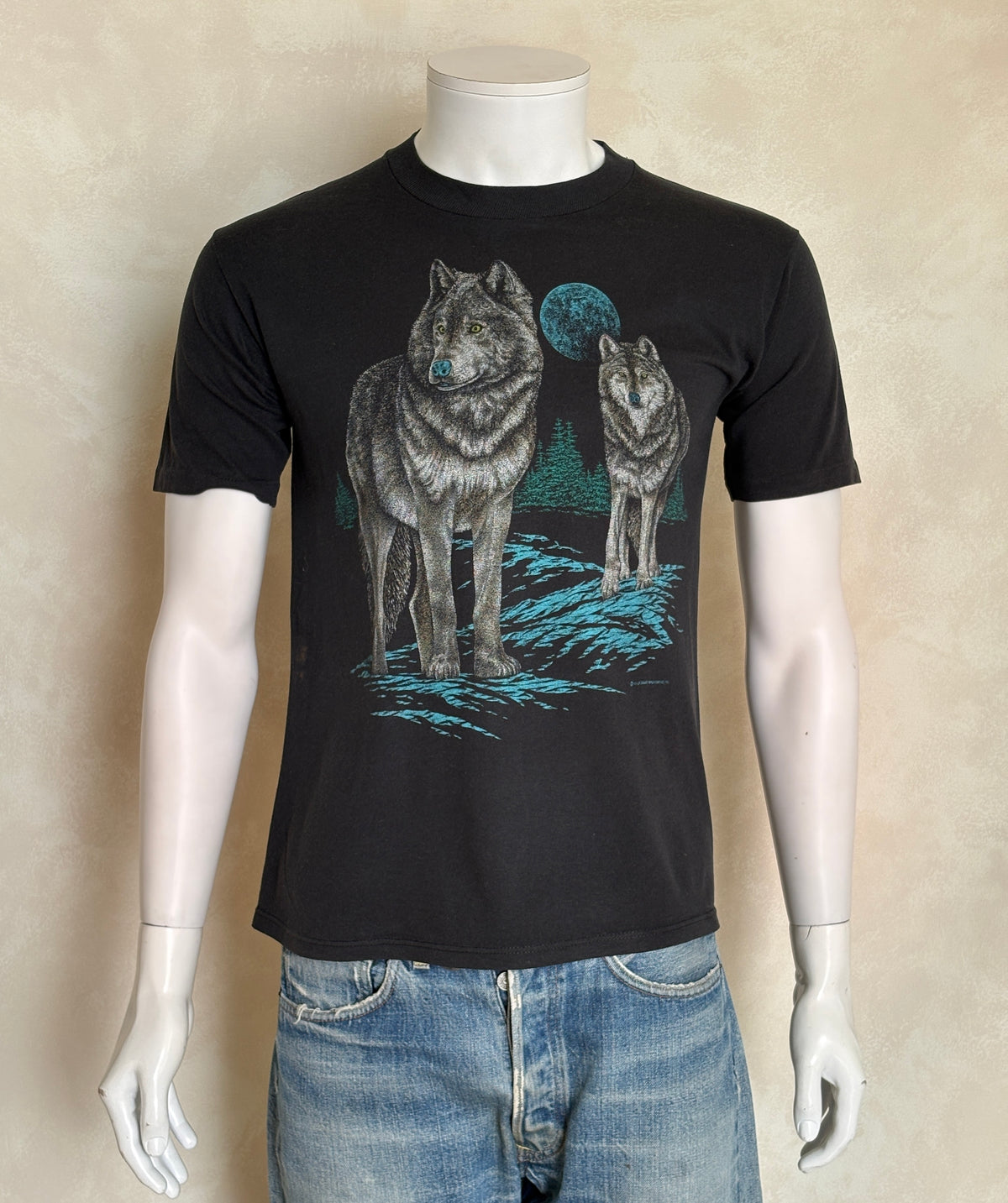 Authentic vintage 90s wolf t-shirt featuring a bold full moon nature scene. Small-AJ357 Studio