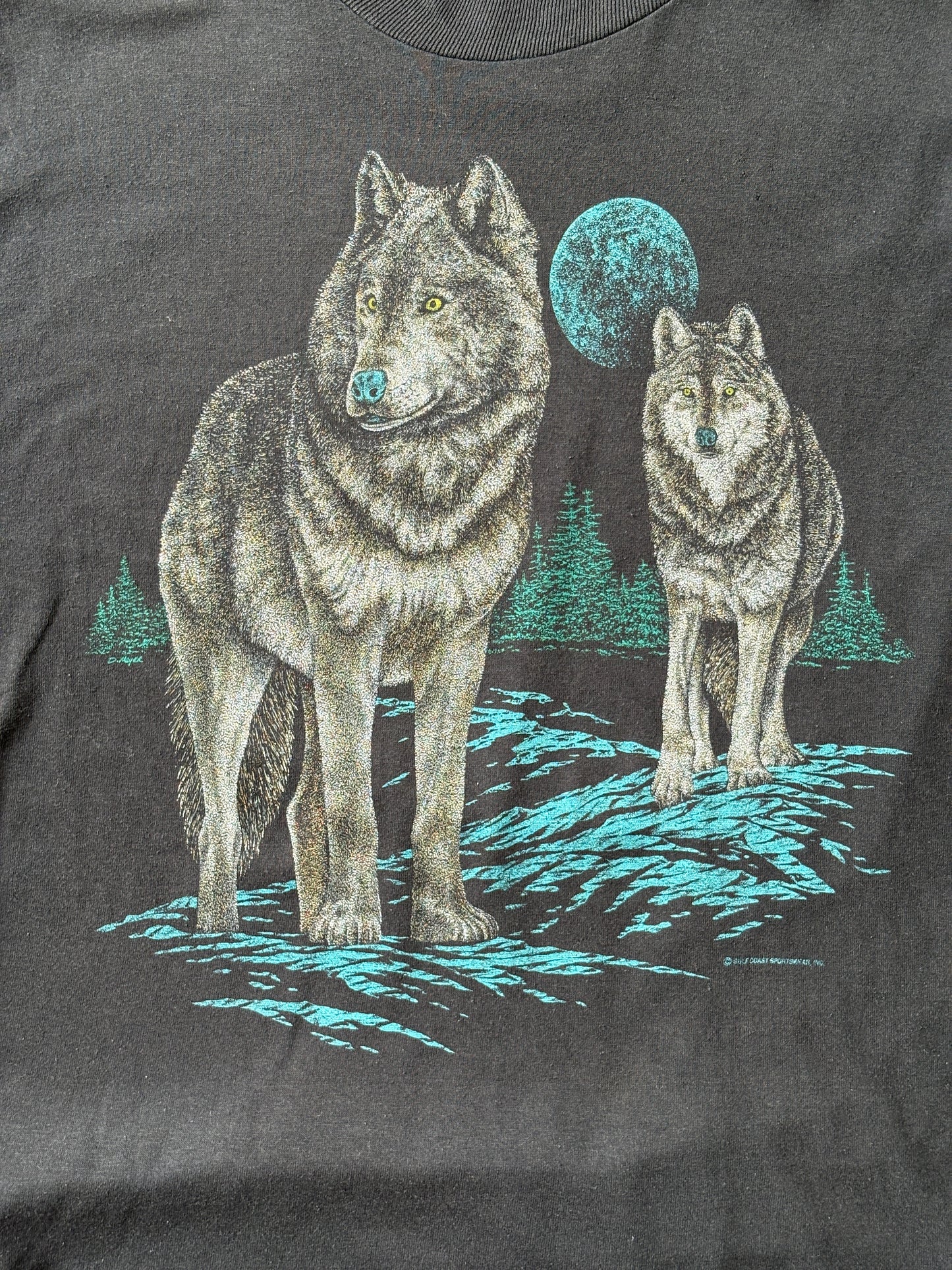 Vintage 1990s wolf t-shirt featuring full moon and forest nature scene, size small