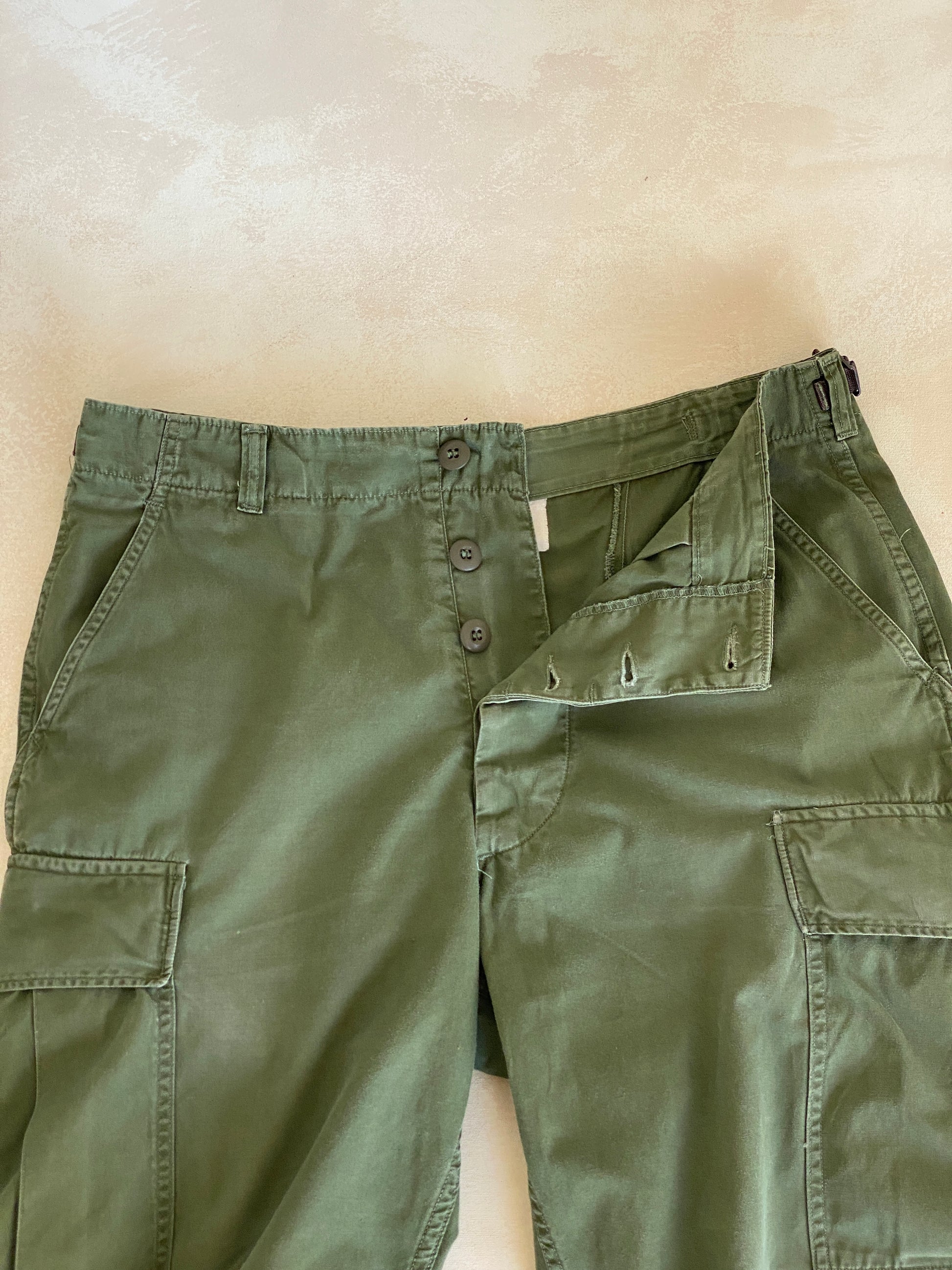 Med Reg. 1967 Authentic poplin US Army Vietnam war era OG-107 jungle pants - USA Vintage Bcn