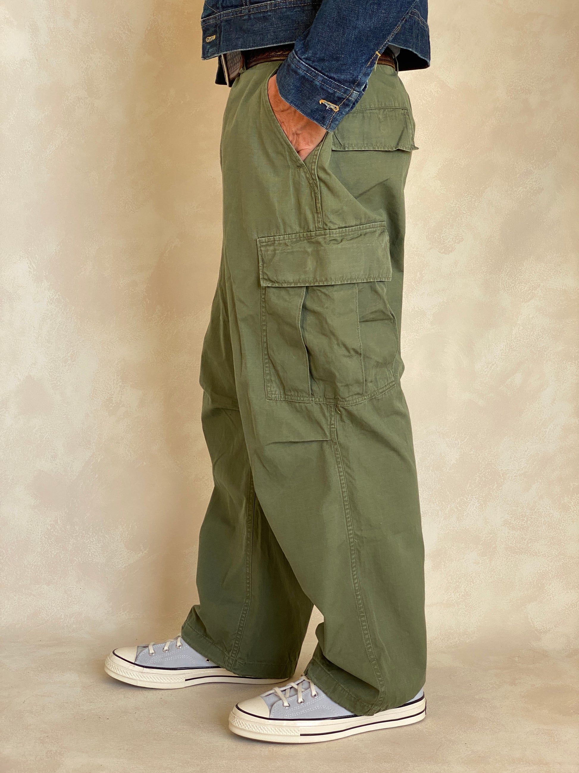 Large Reg. 1968 Authentic US Army Vietnam war era OG-107 jungle pants - USA Vintage Bcn