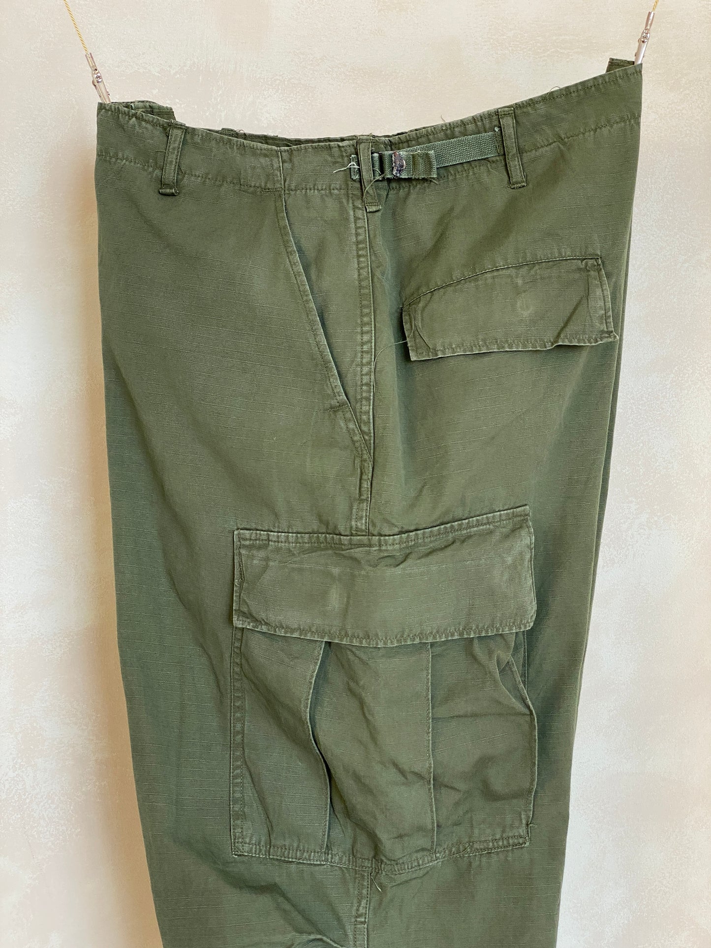 Large Reg. 1968 Authentic US Army Vietnam war era OG-107 jungle pants - USA Vintage Bcn