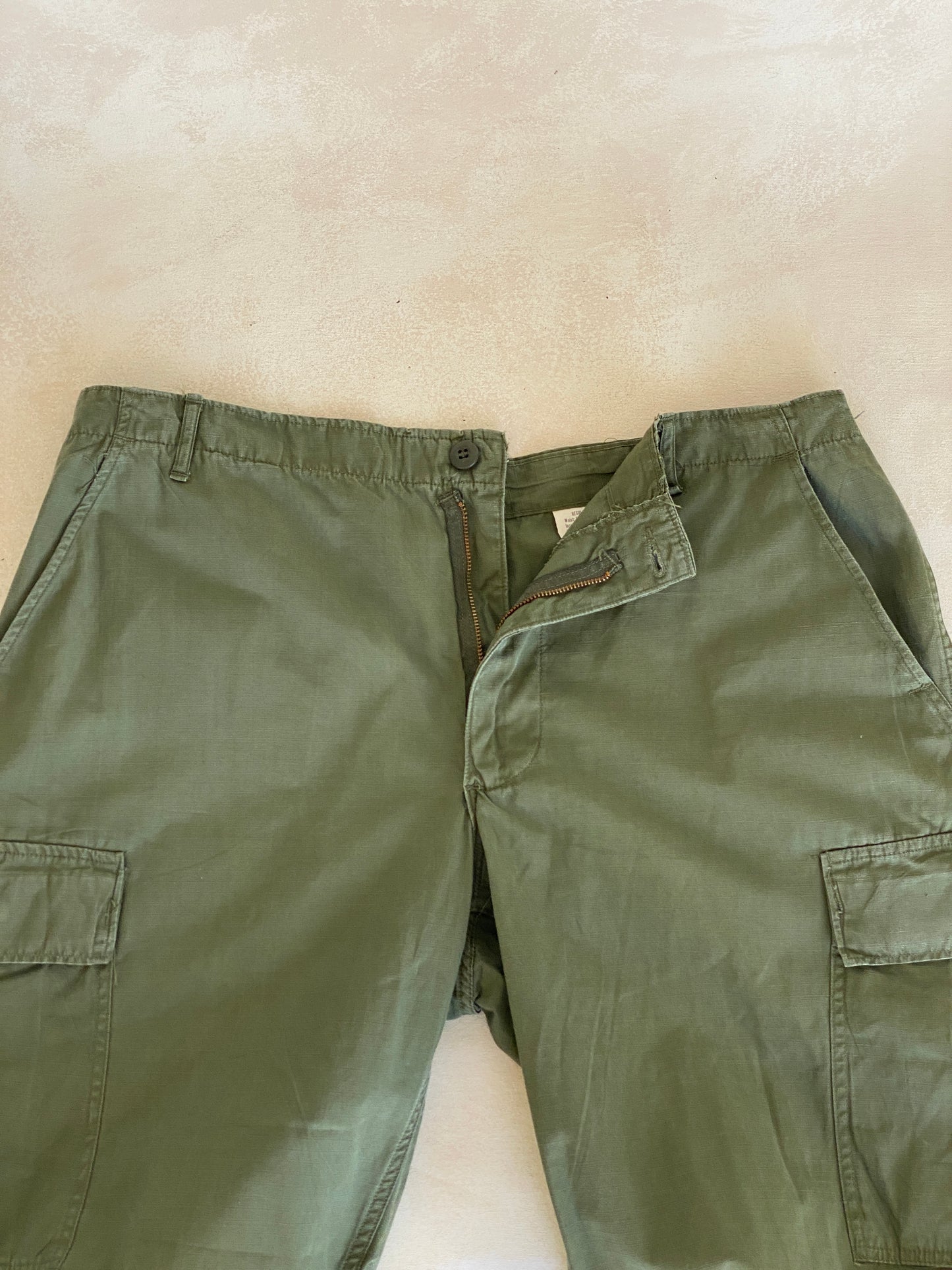 Large Reg. 1968 Authentic US Army Vietnam war era OG-107 jungle pants - USA Vintage Bcn