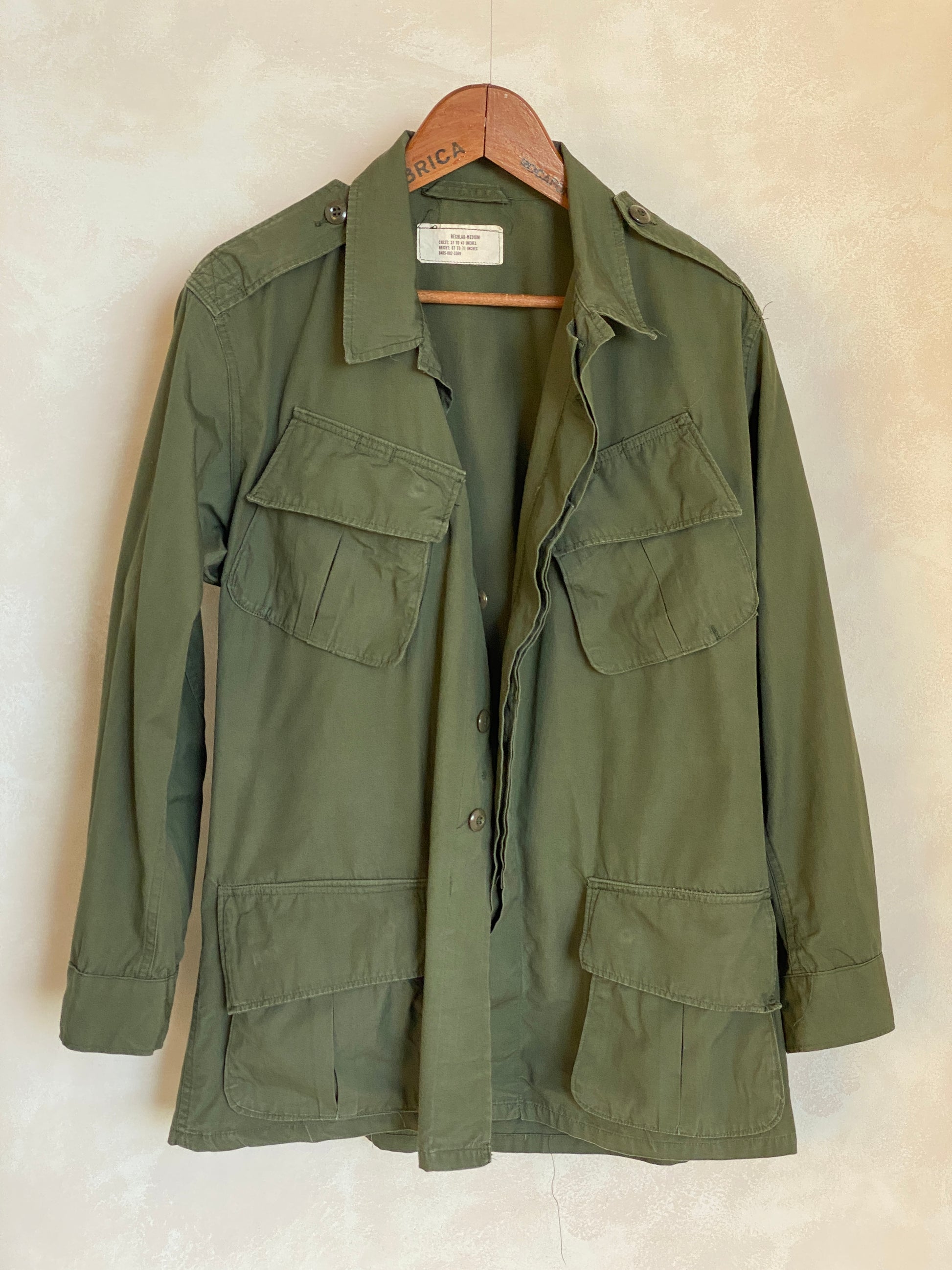 Med reg. Authentic 1966 2nd Pattern US Army Vintage tropical Vietnam jungle jacket. - USA Vintage Bcn
