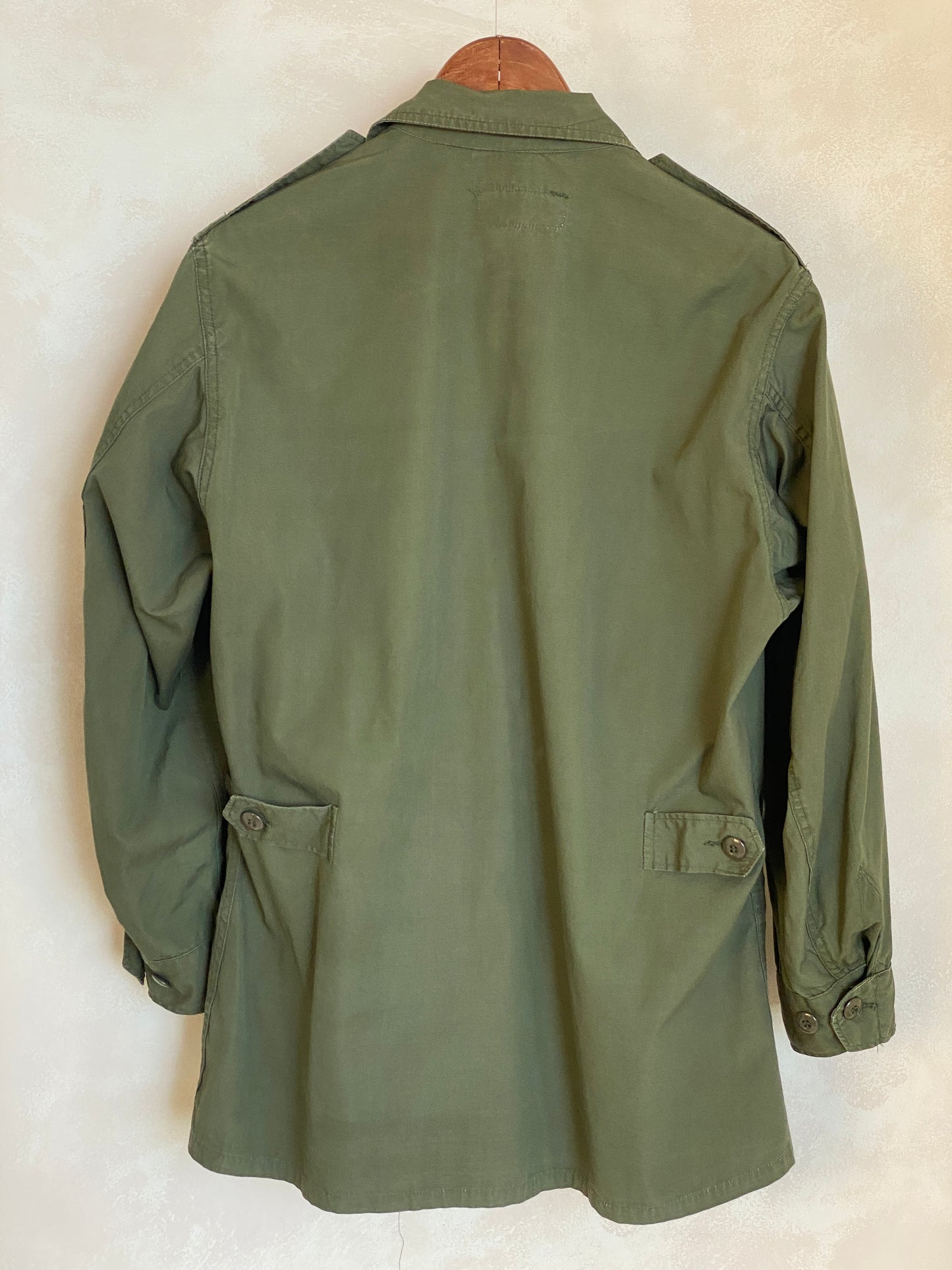 Med reg. Authentic 1966 2nd Pattern US Army Vintage tropical Vietnam jungle jacket. - USA Vintage Bcn