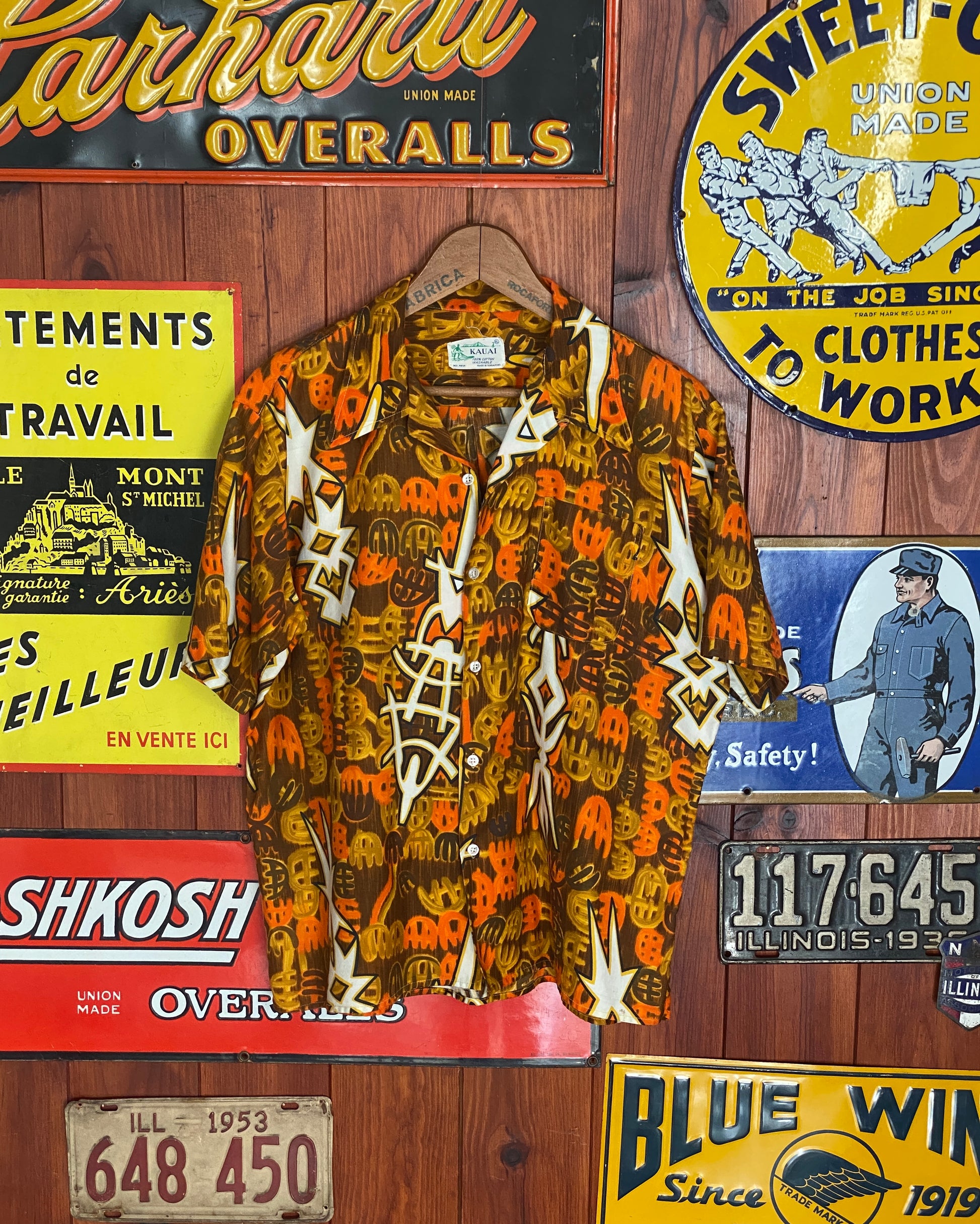 Vintage 1970s Hawaiian cotton shirt by Kauai with floral print, size XLarge.