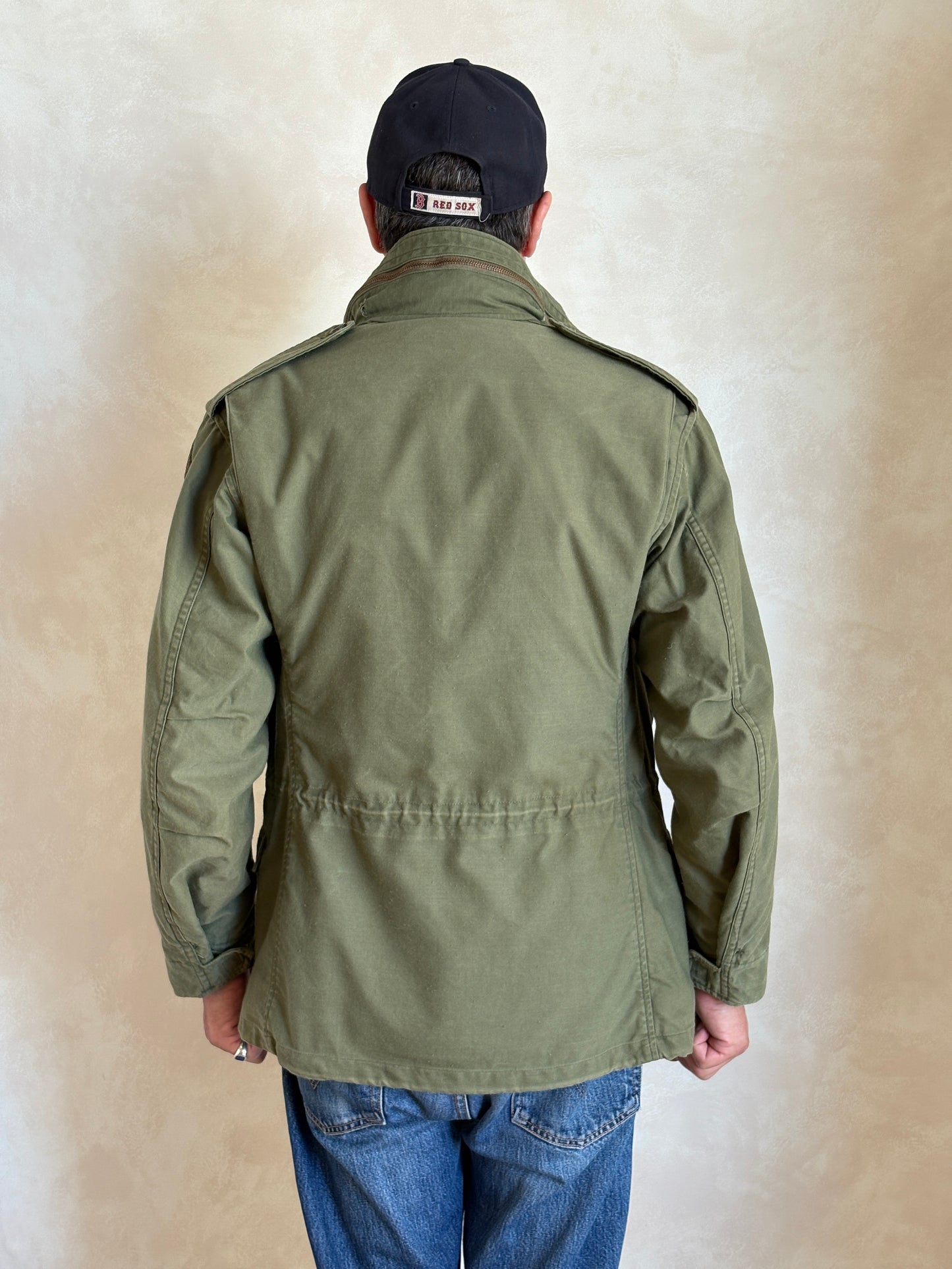Small Reg. Authentic John Ownbey 1974 US Army M-65 Field Jacket – OG-107 – Vintage Military Issue - USA Vintage Bcn
