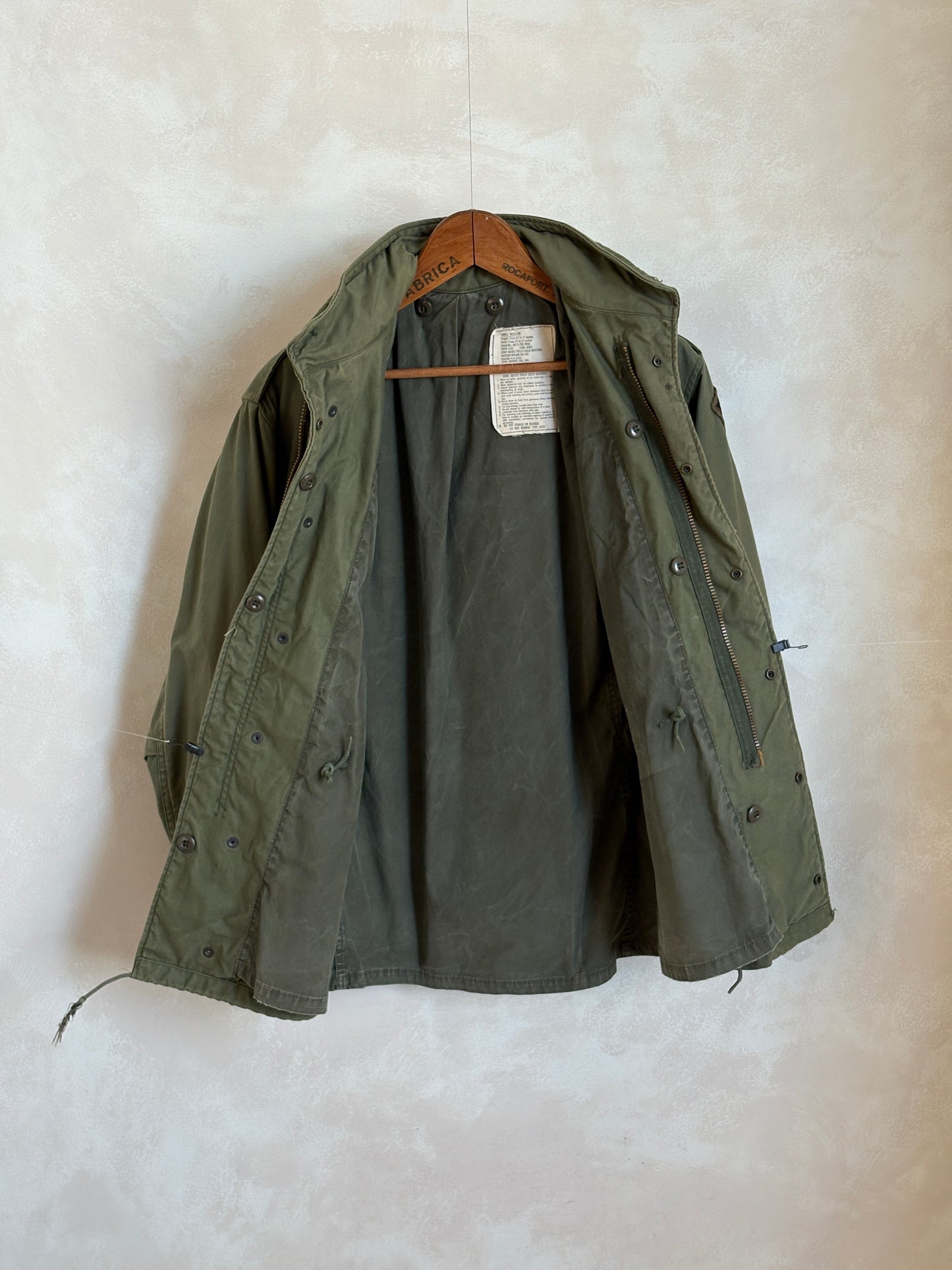 Small Reg. Authentic John Ownbey 1974 US Army M-65 Field Jacket – OG-107 – Vintage Military Issue - USA Vintage Bcn