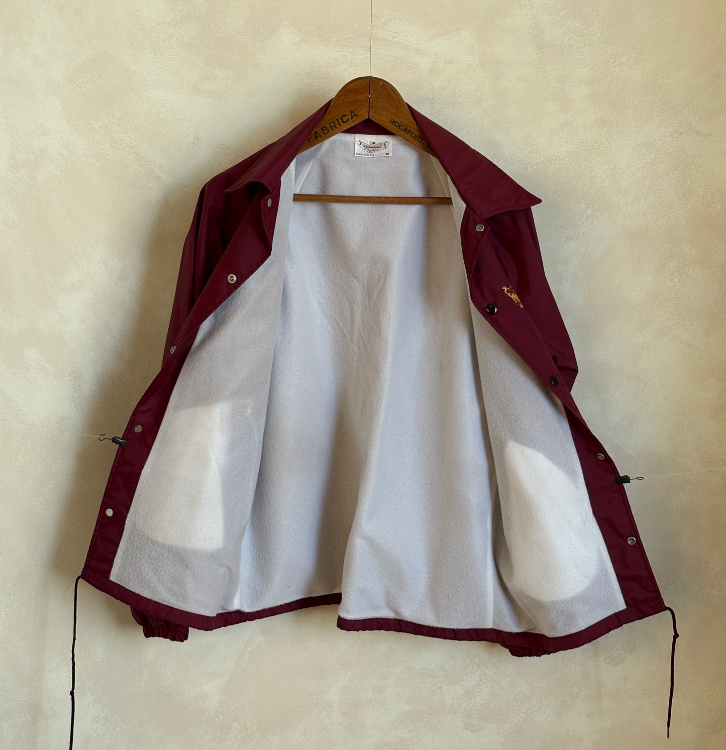 Size Med. Vintage 80s windbreaker made in USA - USA Vintage Bcn