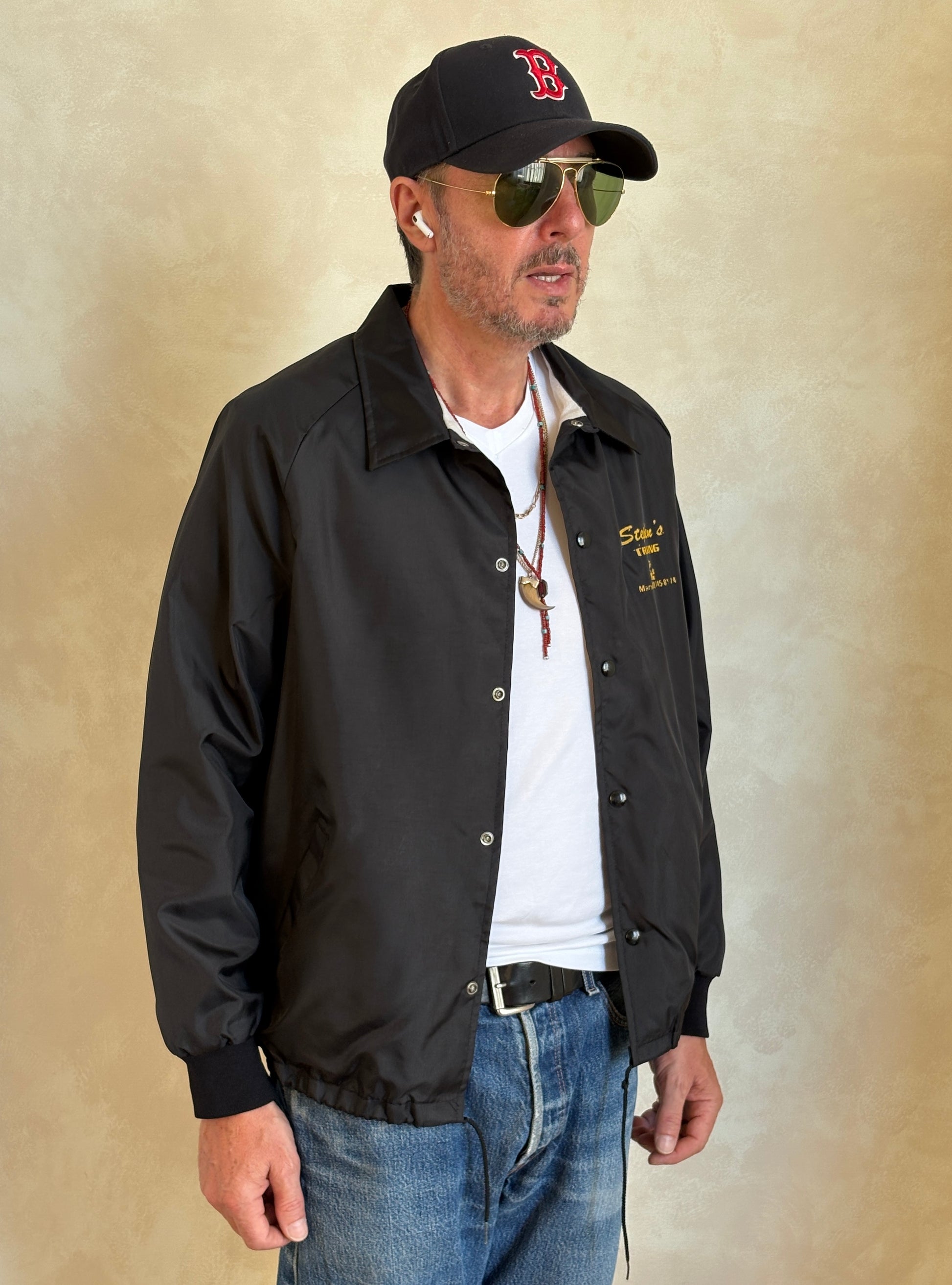 Size Med. Vintage 80s windbreaker made in USA - USA Vintage Bcn