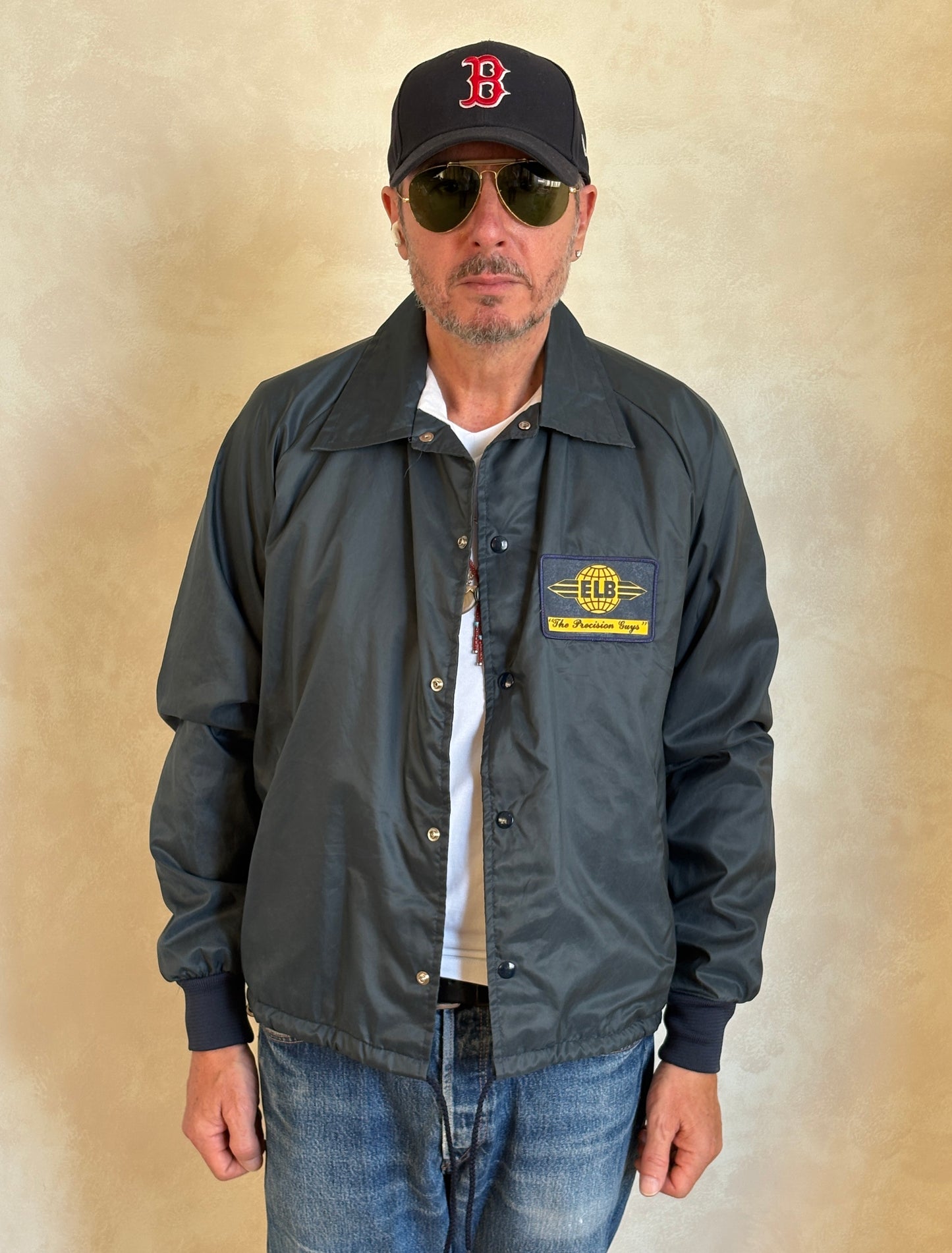 Size Med. Vintage 80s windbreaker. Made in USA - USA Vintage Bcn