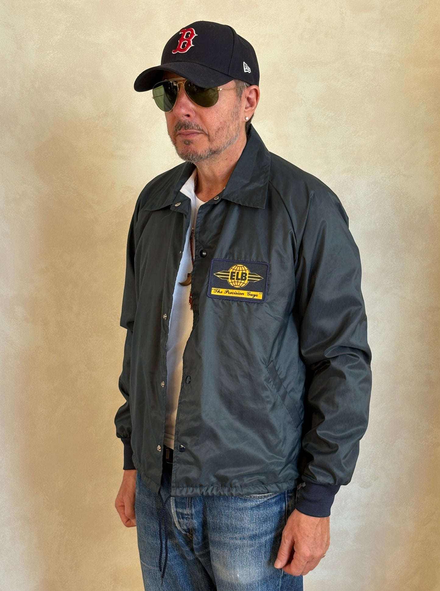 Size Med. Vintage 80s windbreaker. Made in USA - USA Vintage Bcn