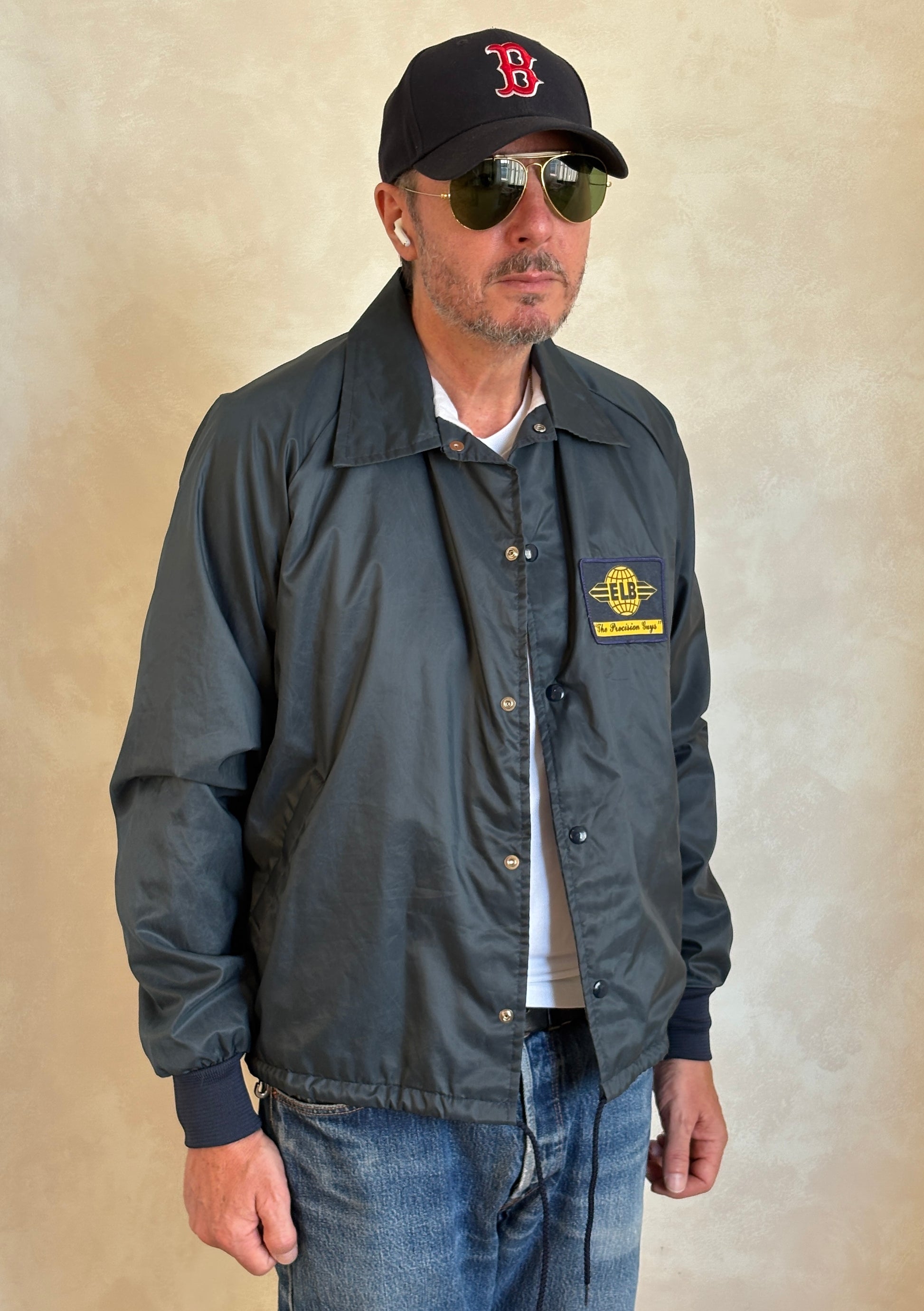 Size Med. Vintage 80s windbreaker. Made in USA - USA Vintage Bcn