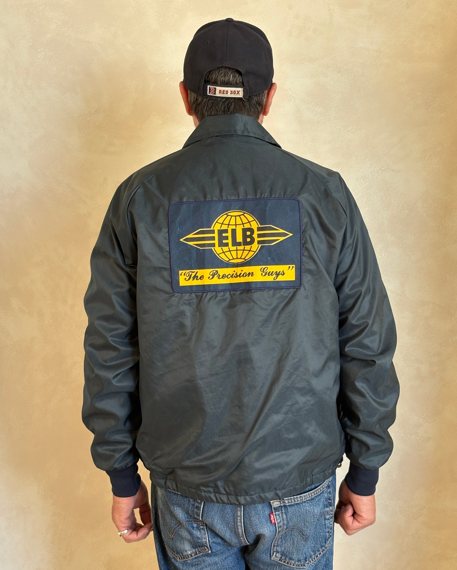 Size Med. Vintage 80s windbreaker. Made in USA - USA Vintage Bcn