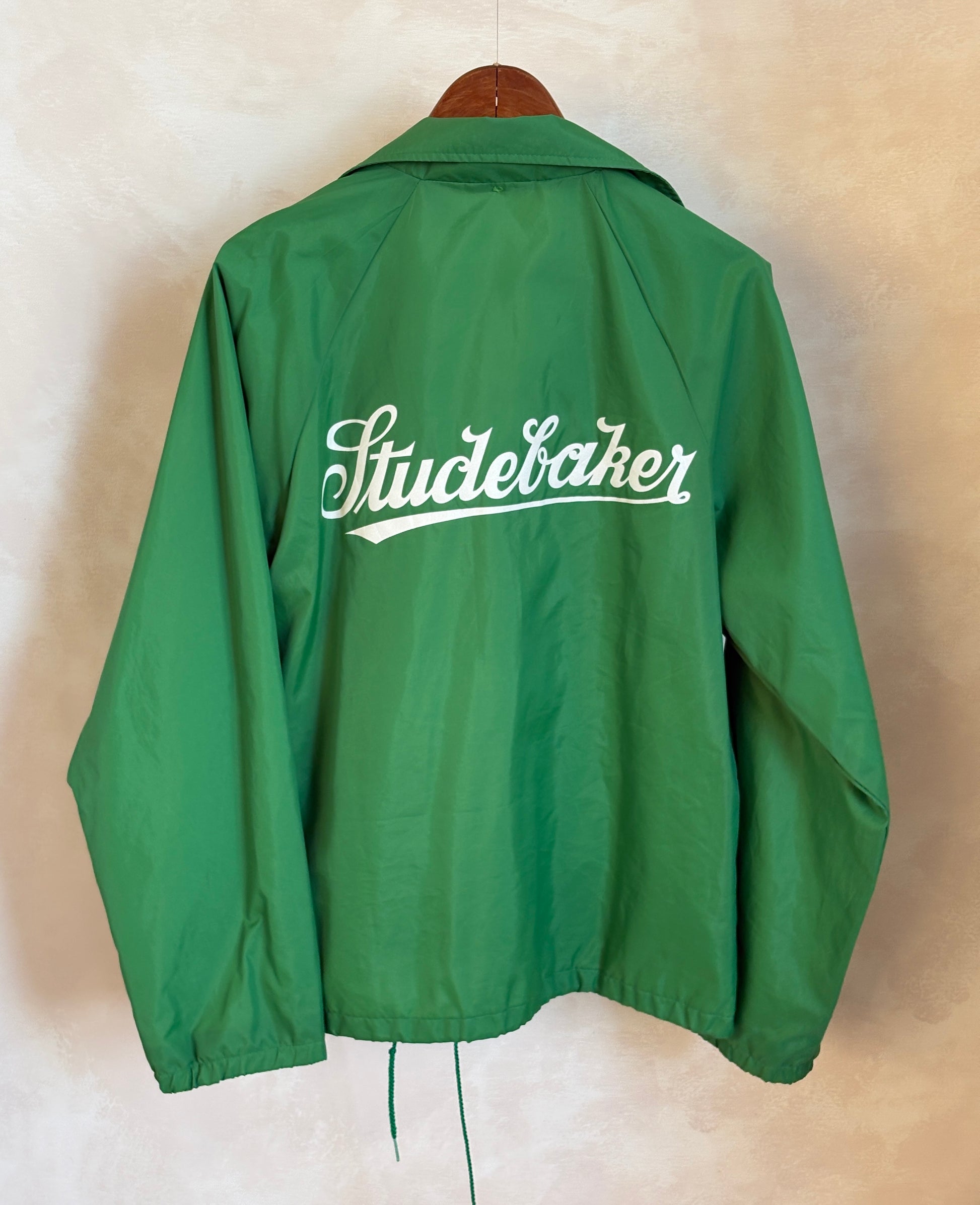 Size Med. Vintage 80s windbreaker Made in USA - USA Vintage Bcn