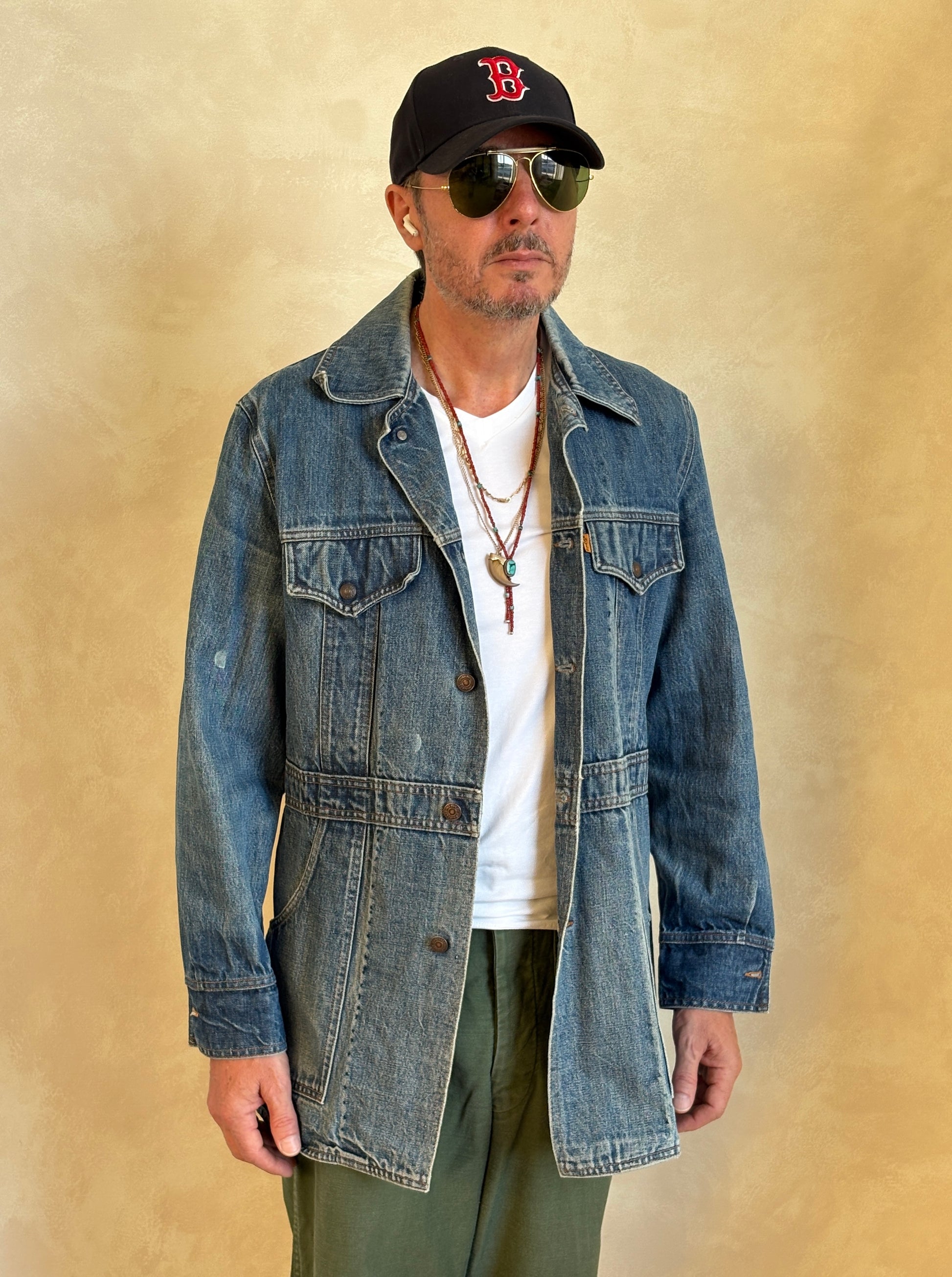 Size Large . Vintage 70s long Levis jacket Made in USA. - USA Vintage Bcn