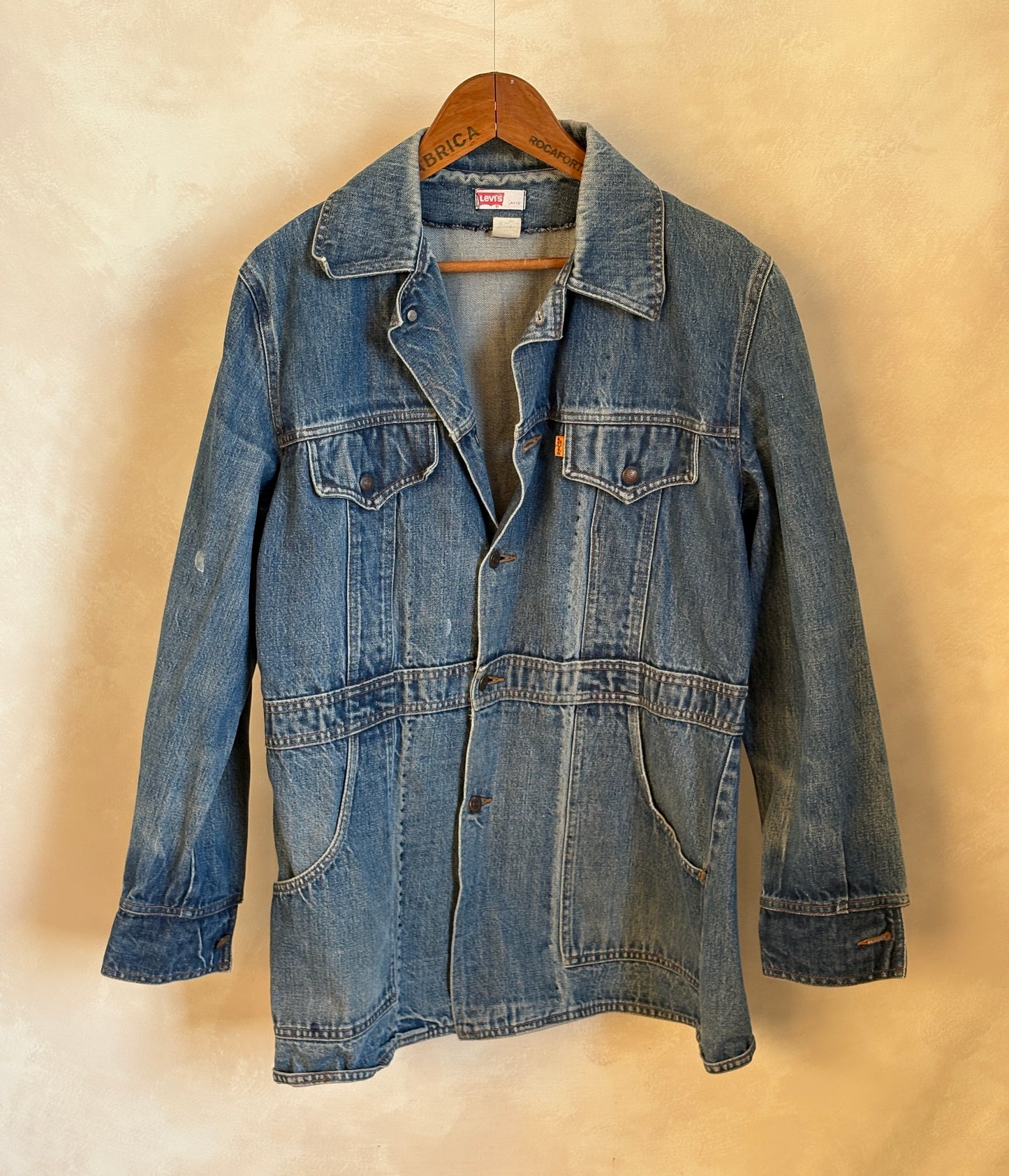 Size Large . Vintage 70s long Levis jacket Made in USA. - USA Vintage Bcn