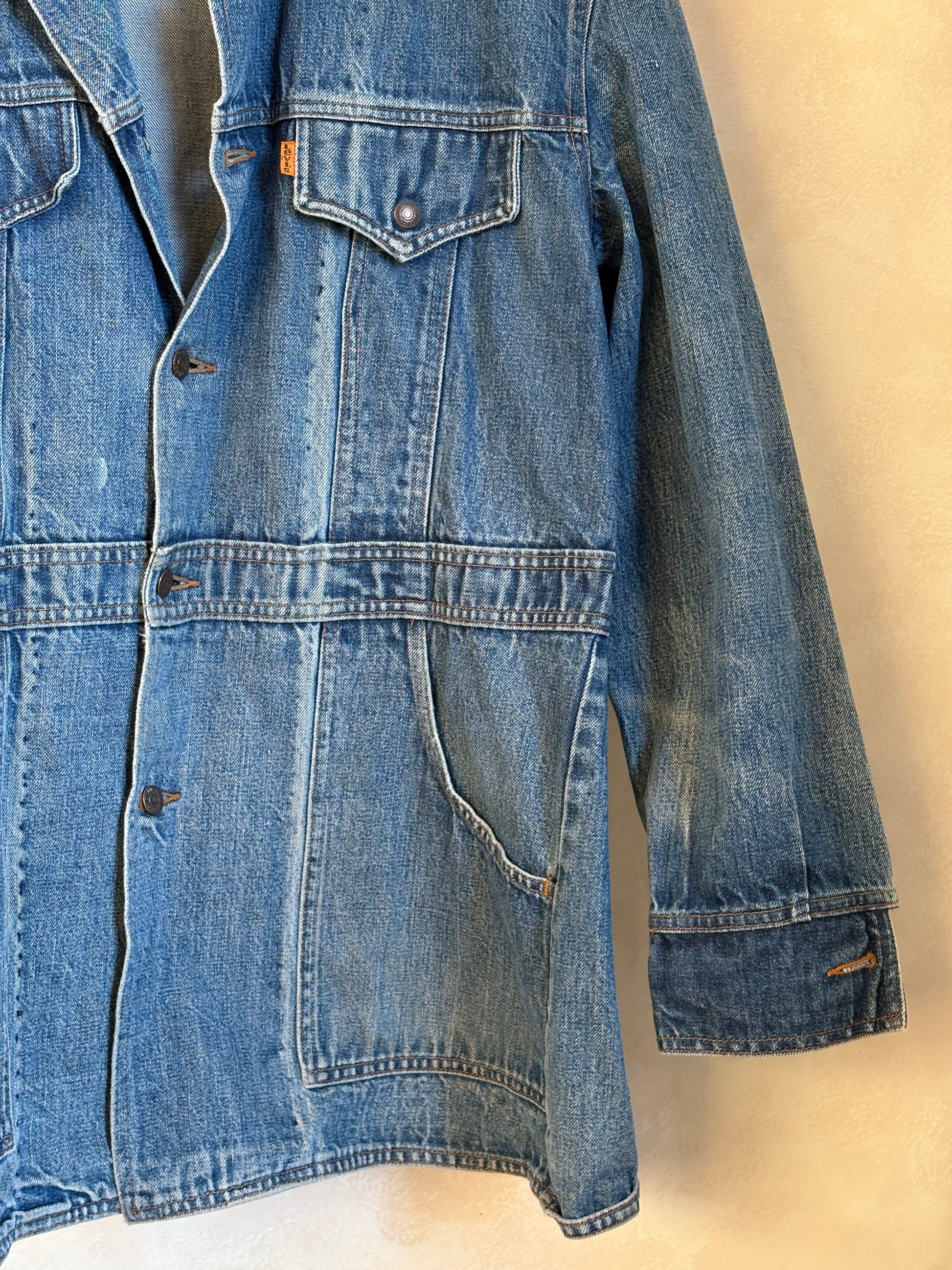 Size Large . Vintage 70s long Levis jacket Made in USA. - USA Vintage Bcn