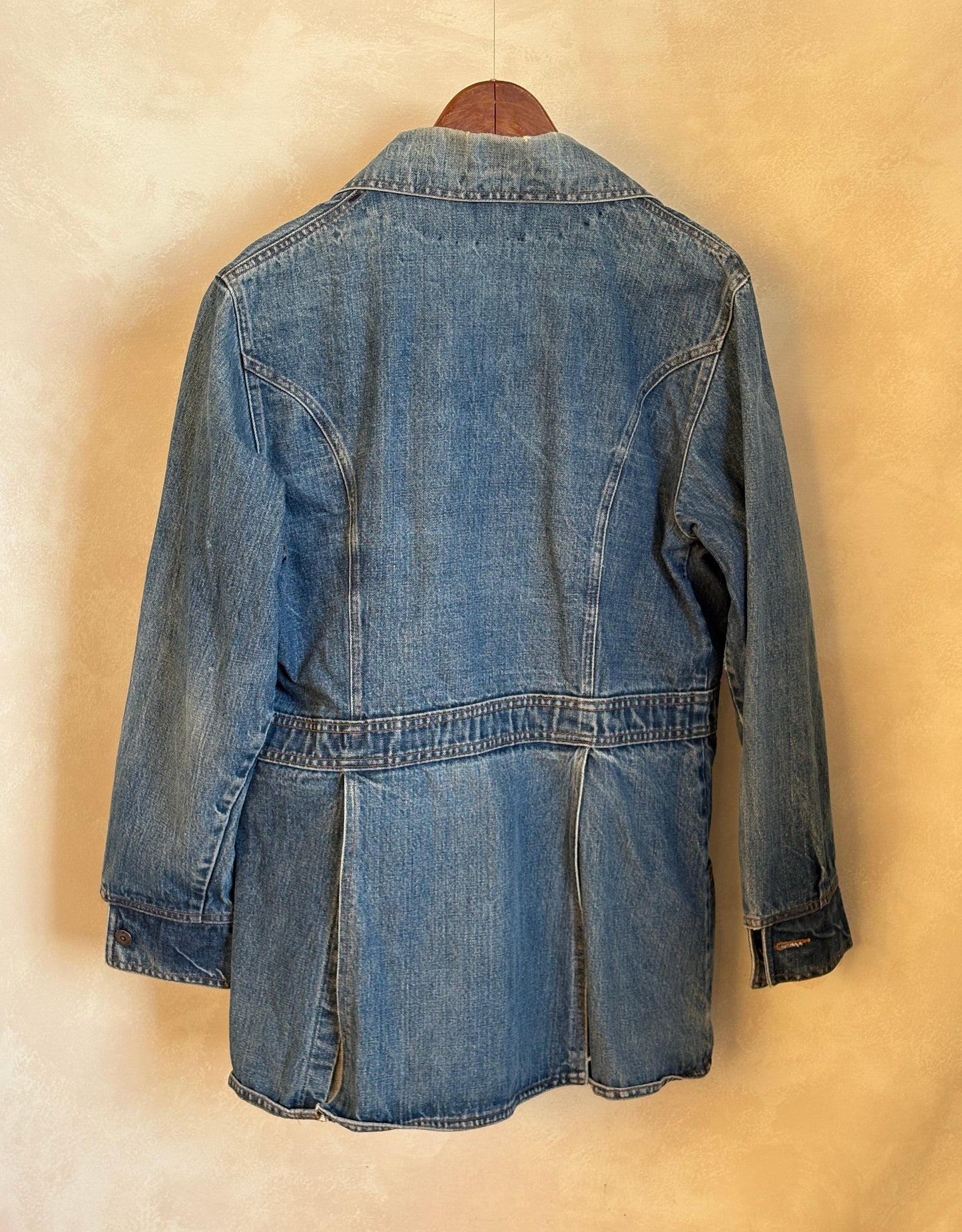 Size Large . Vintage 70s long Levis jacket Made in USA. - USA Vintage Bcn