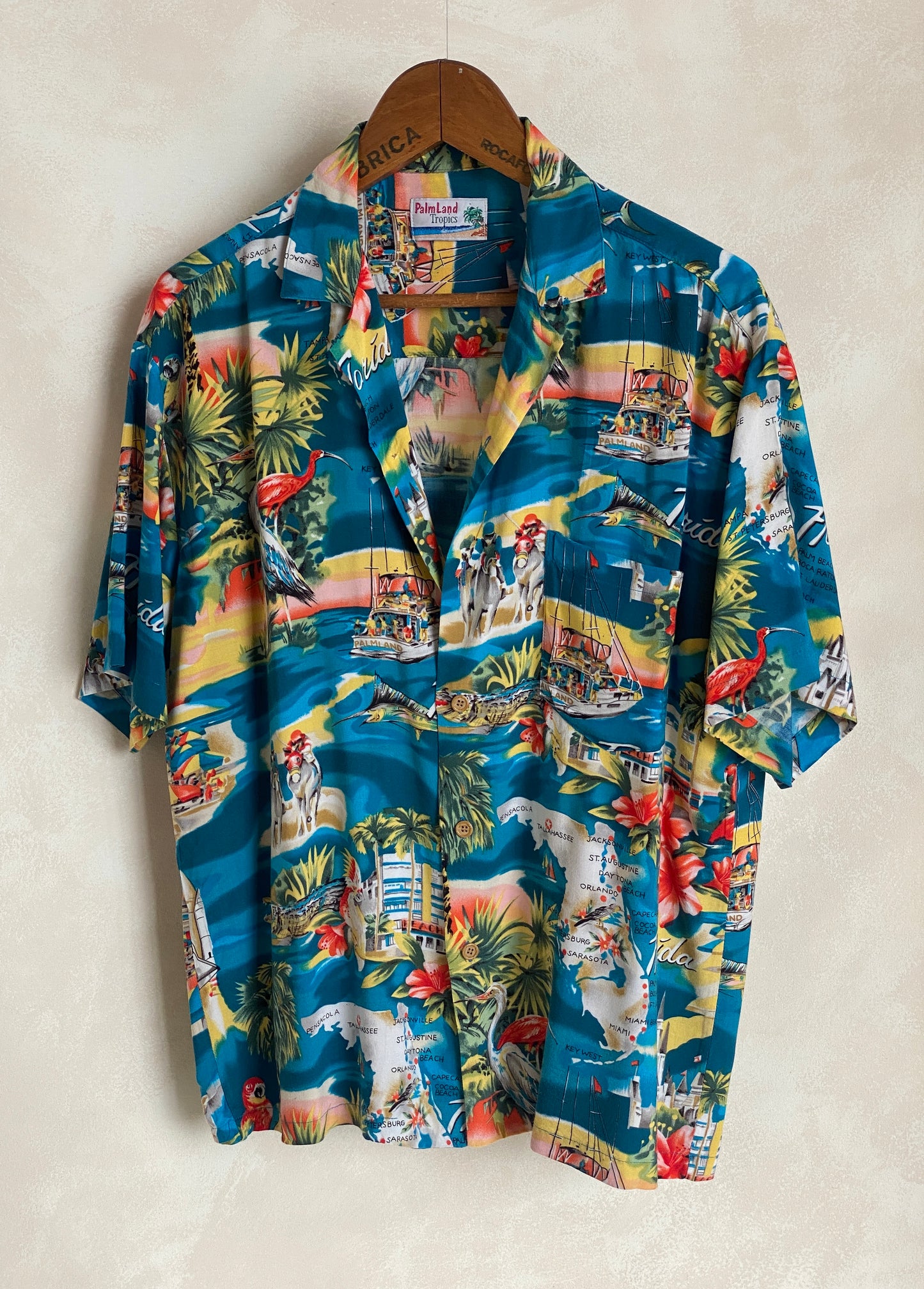 Size Medium. Vintage 90s Hawaiian shirt - USA Vintage Bcn