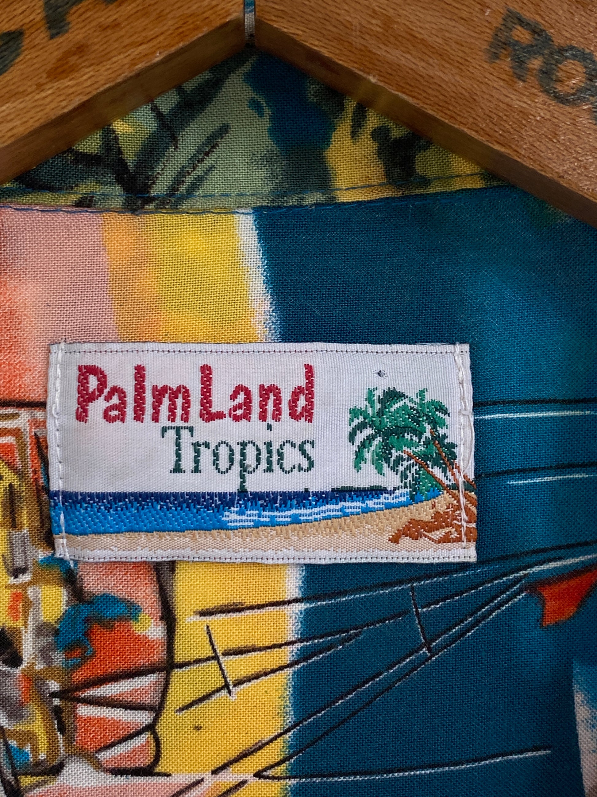 Size Medium. Vintage 90s Hawaiian shirt - USA Vintage Bcn