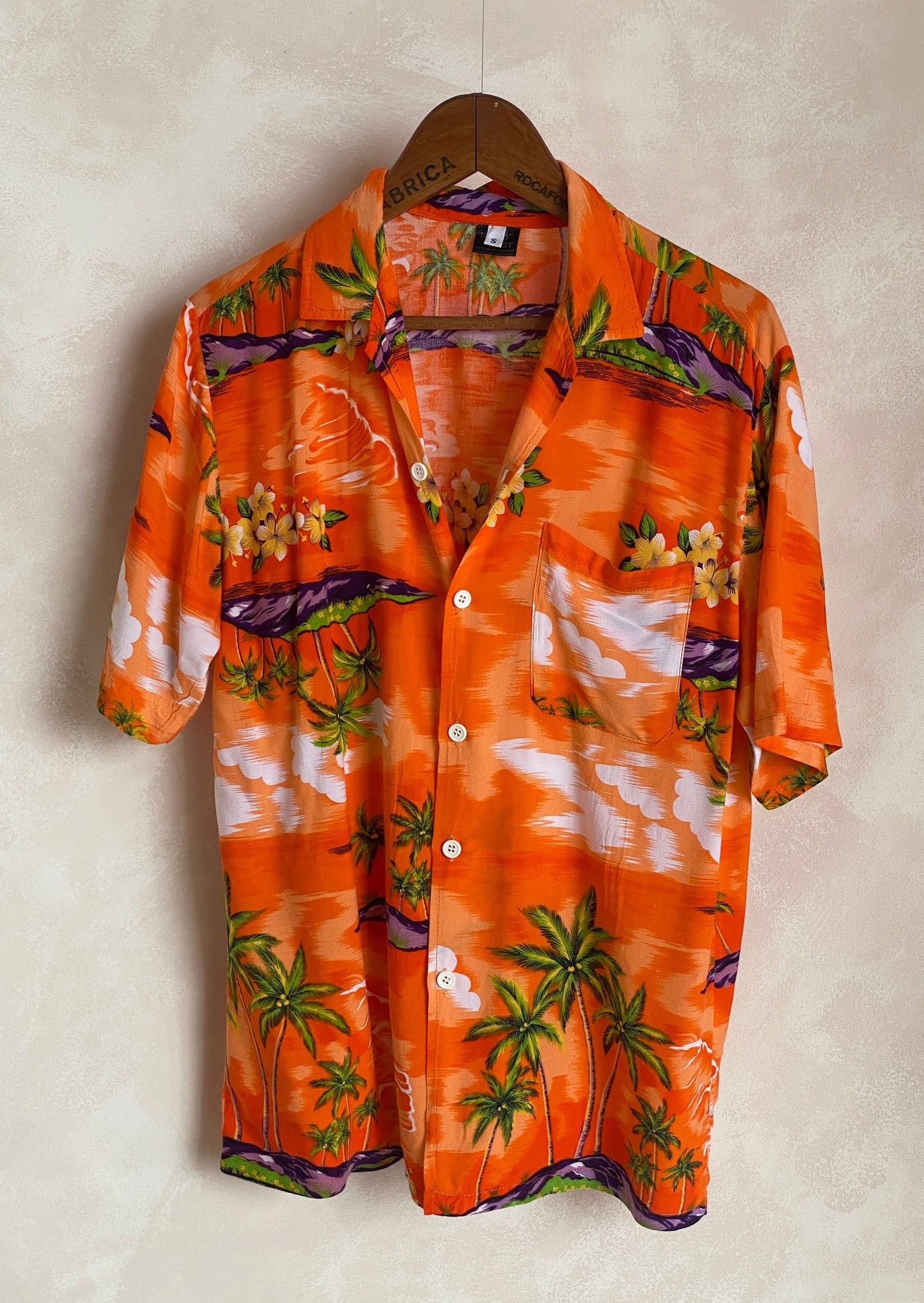 Size Small. Vintage 90s Hawaiian shirt - USA Vintage Bcn