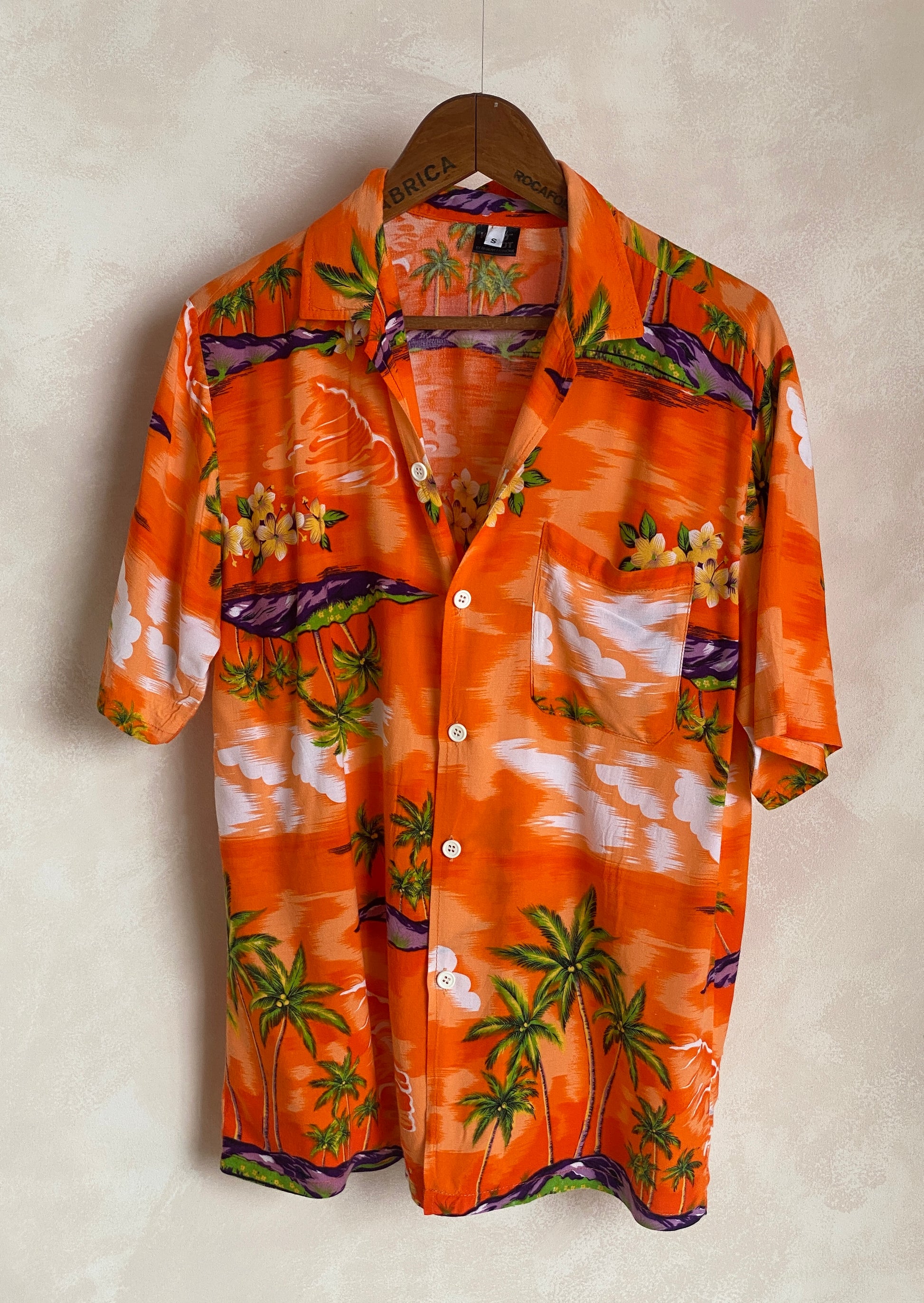 Size Small. Vintage 90s Hawaiian shirt - USA Vintage Bcn