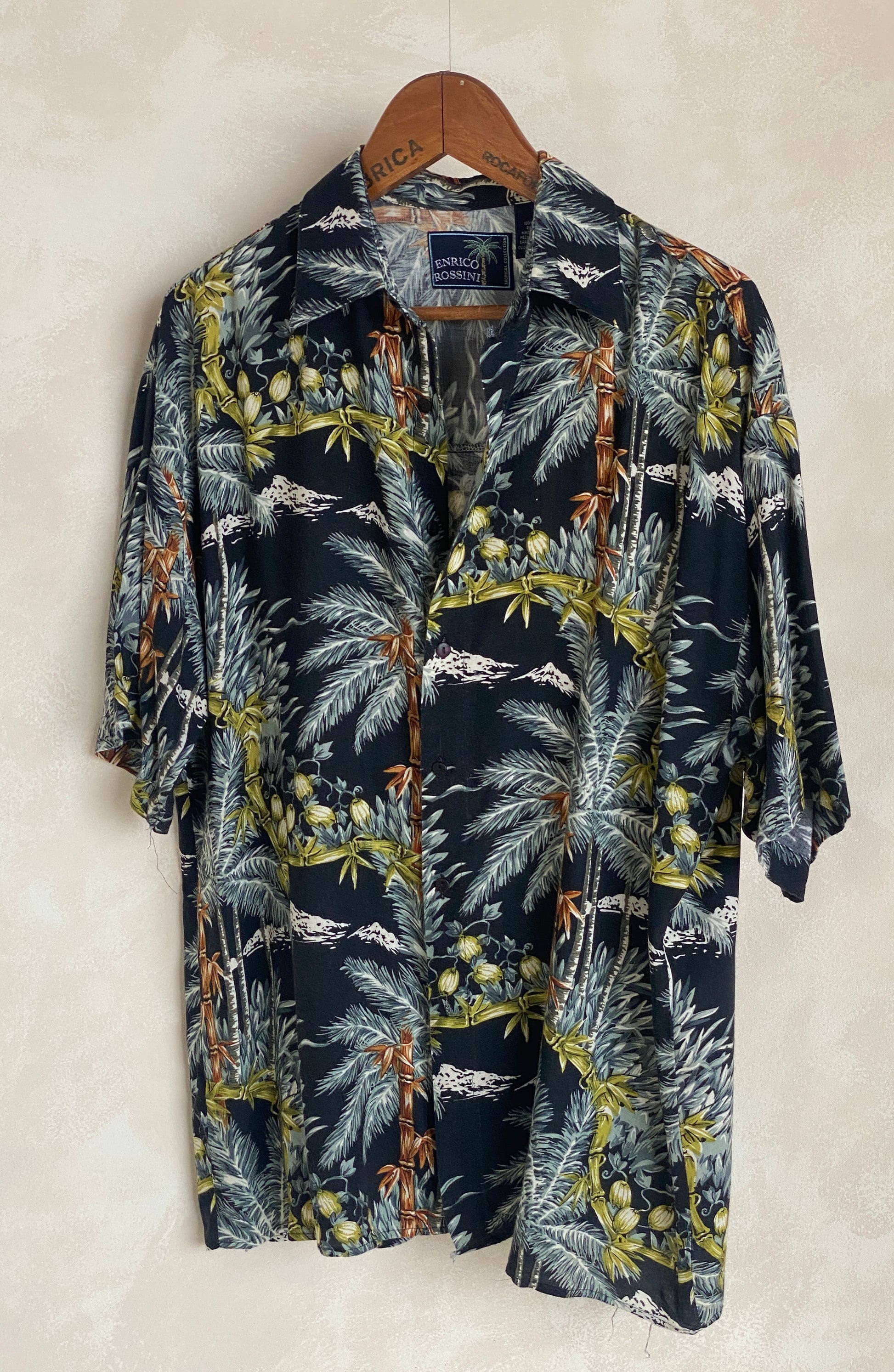 Size Small. Vintage 90s Hawaiian shirt - USA Vintage Bcn
