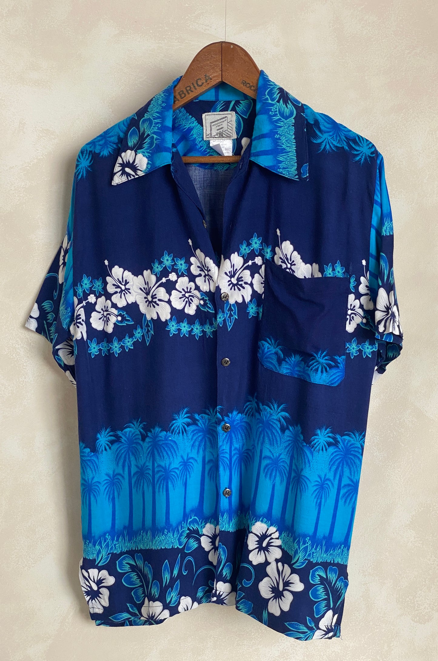 Size Small. Vintage 90s Hawaiian shirt - USA Vintage Bcn