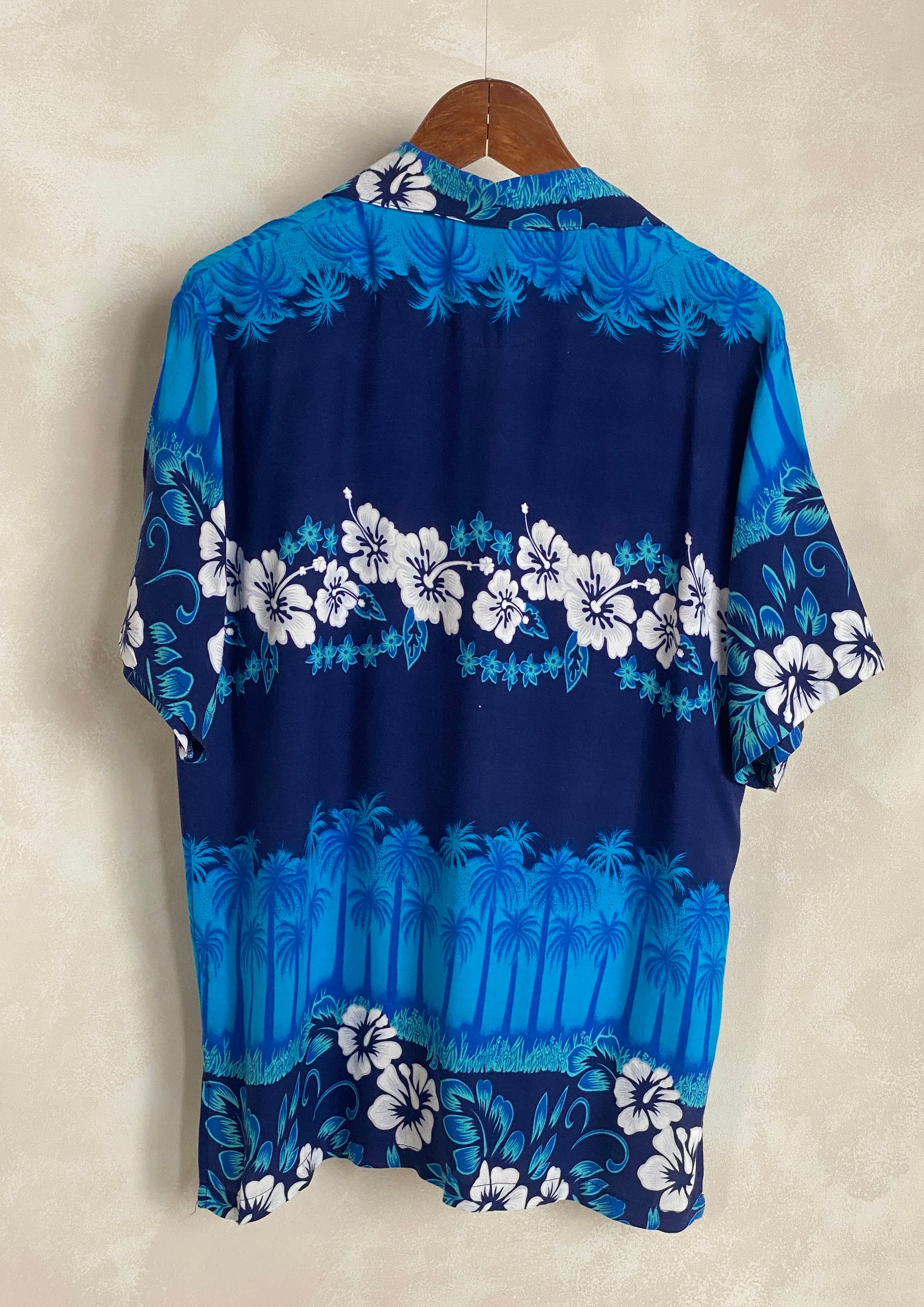 Size Small. Vintage 90s Hawaiian shirt - USA Vintage Bcn