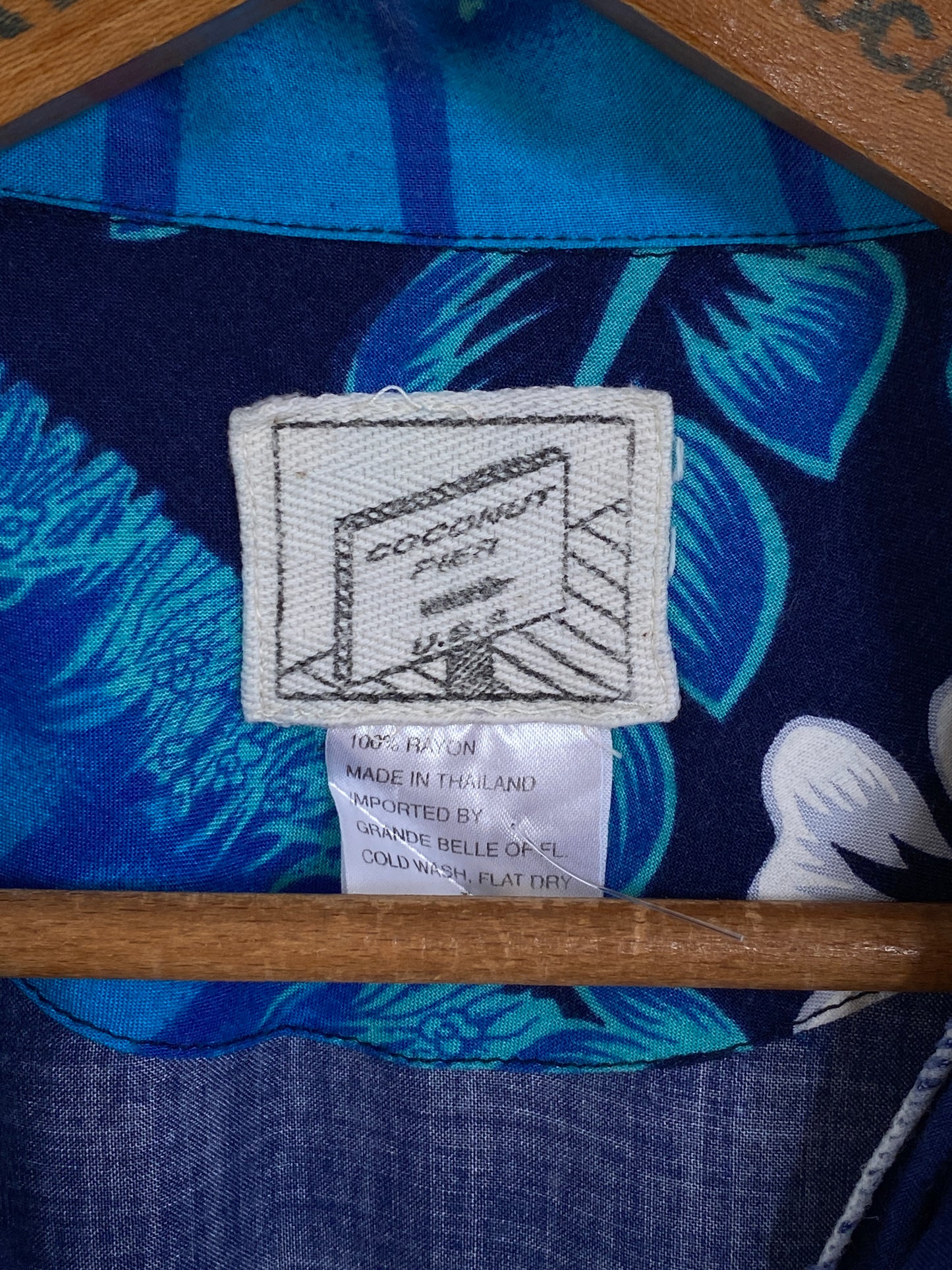 Size Small. Vintage 90s Hawaiian shirt - USA Vintage Bcn