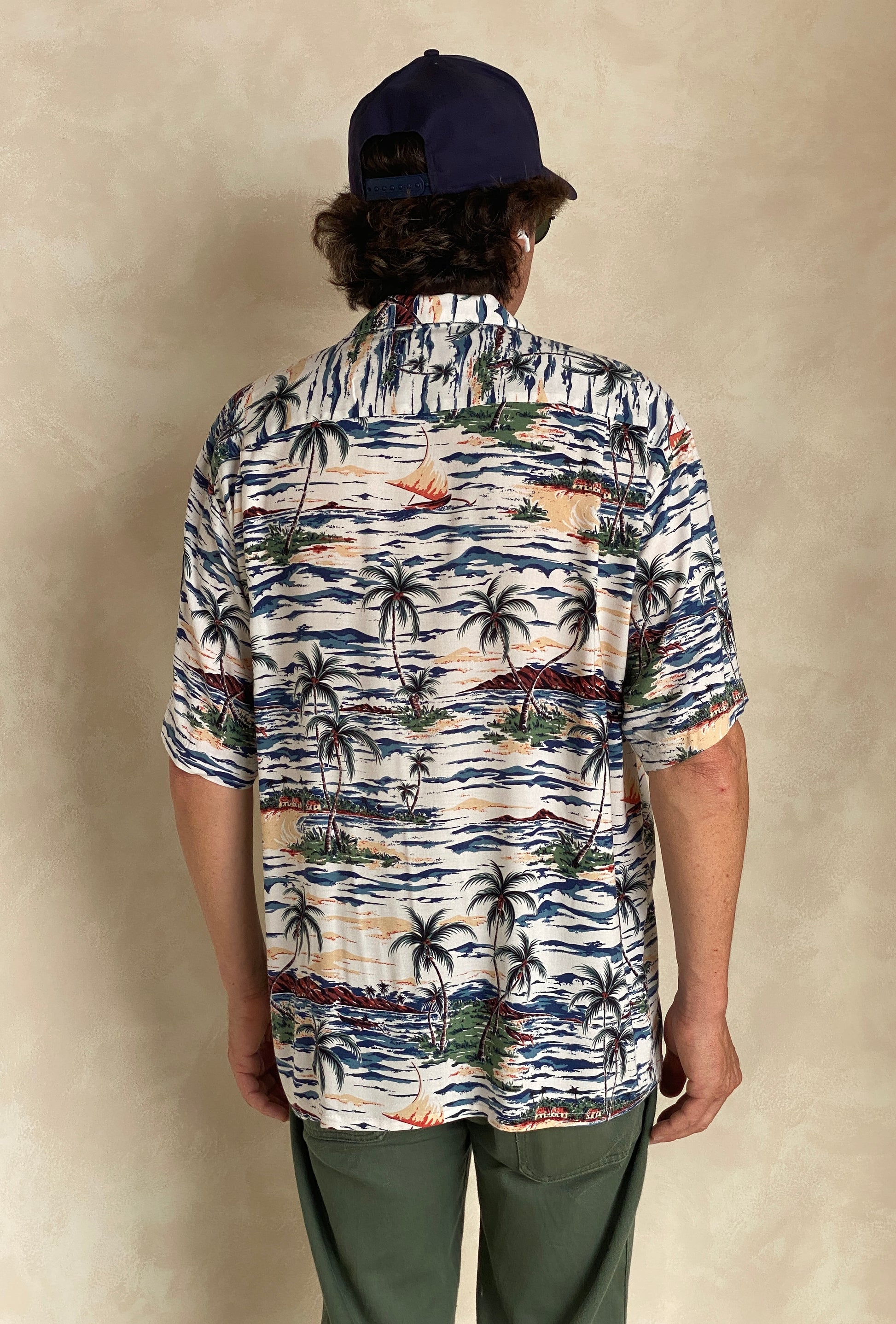 Size Large. Vintage 90s Hawaiian shirt - USA Vintage Bcn