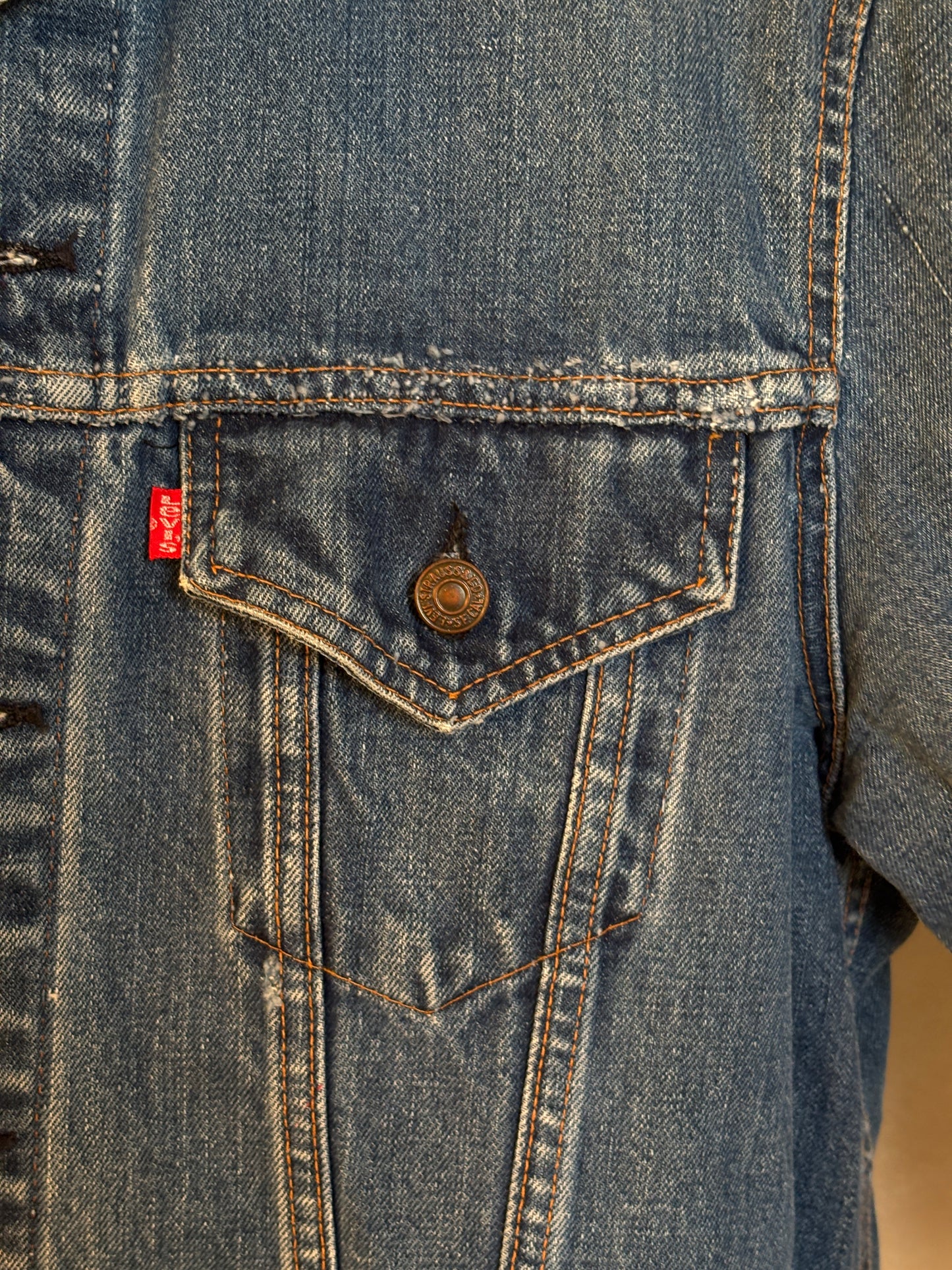 Size 42-44US / 52-54EU . Vintage 70s Levi’s Denim Jacket – 2 Pockets – Made in USA - USA Vintage Bcn