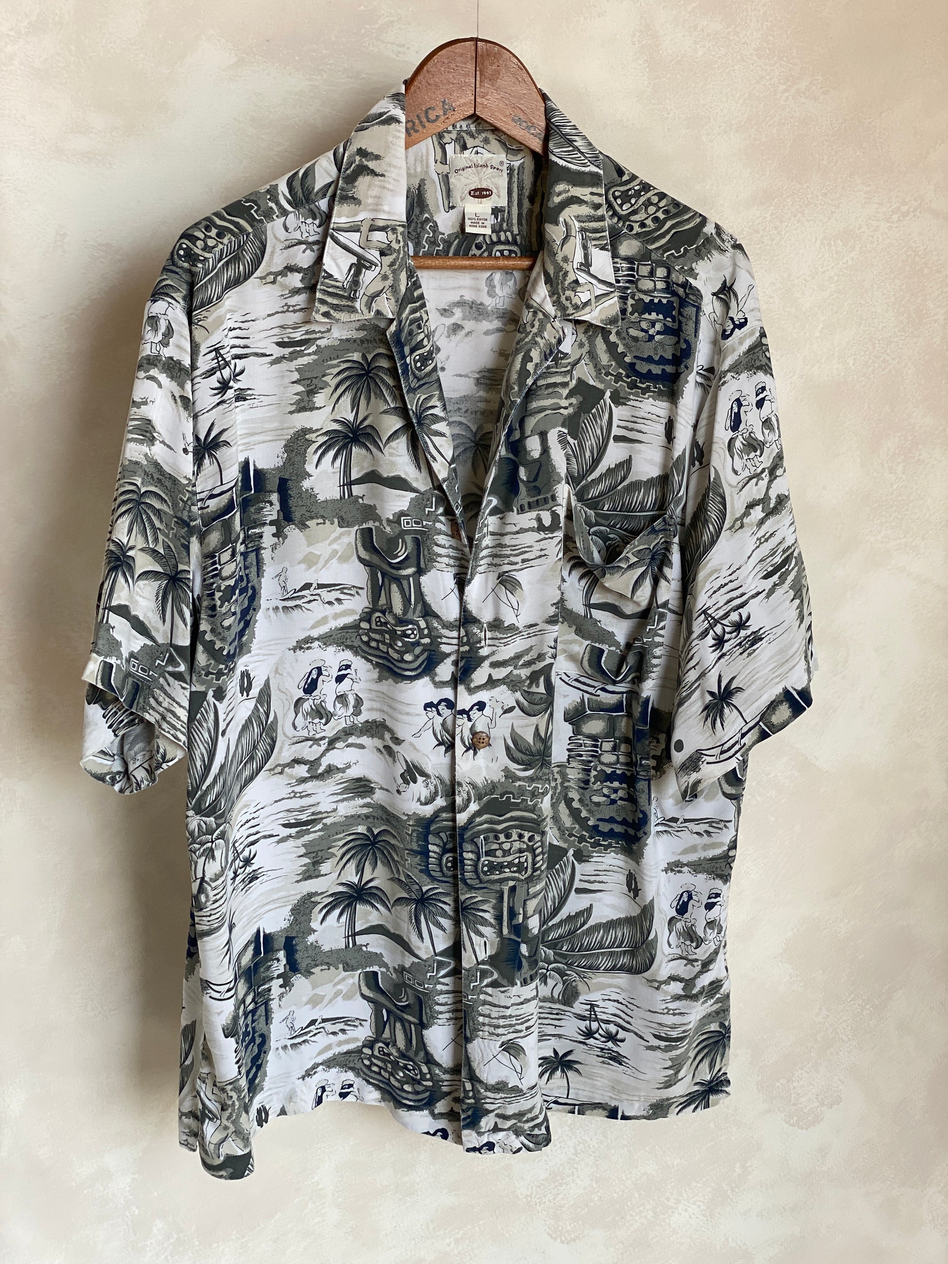Size Large. Vintage 90s Rayon Hawaiian shirt - USA Vintage Bcn