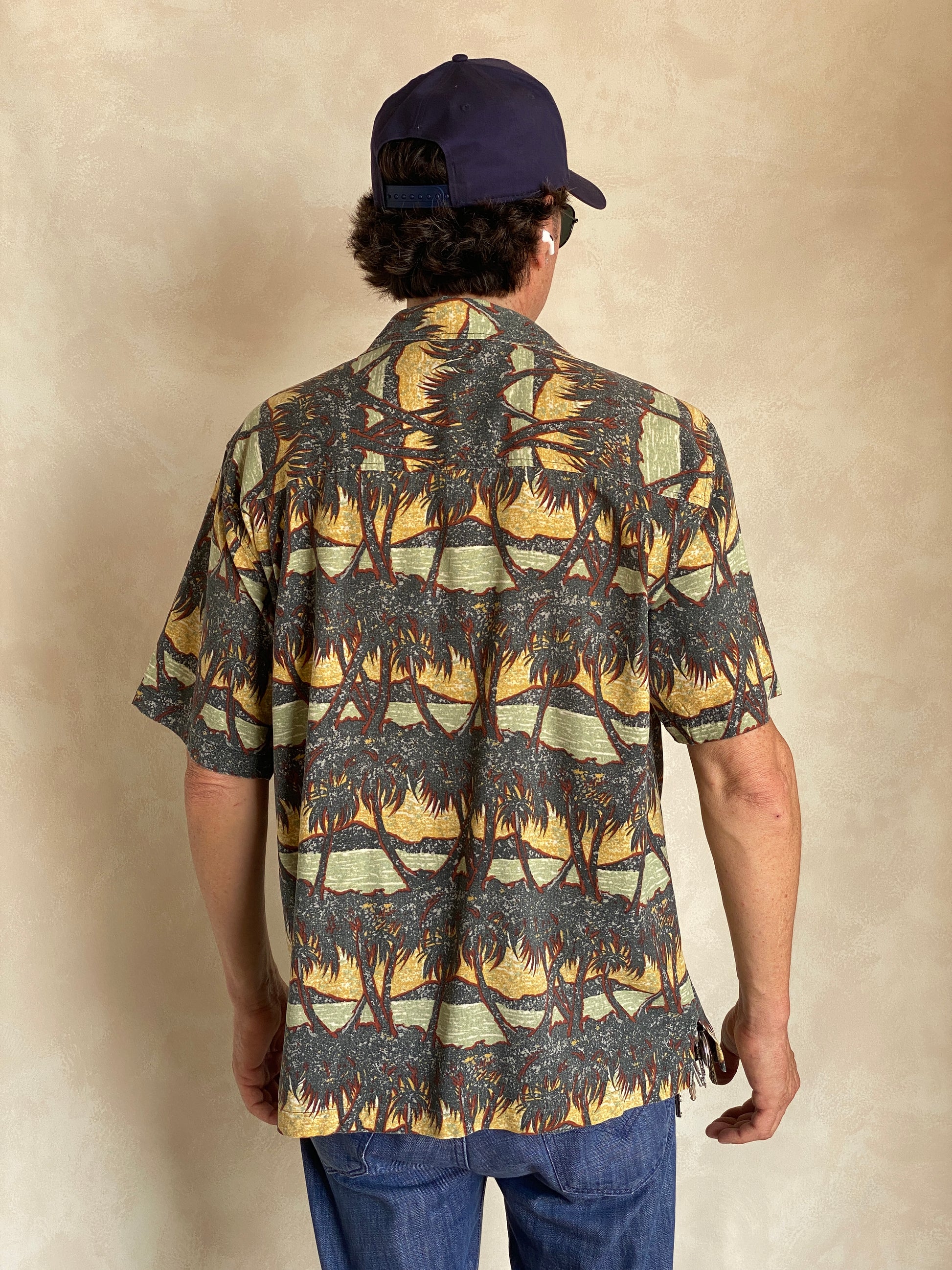 Size Large. Vintage 90s Silk Hawaiian shirt - USA Vintage Bcn