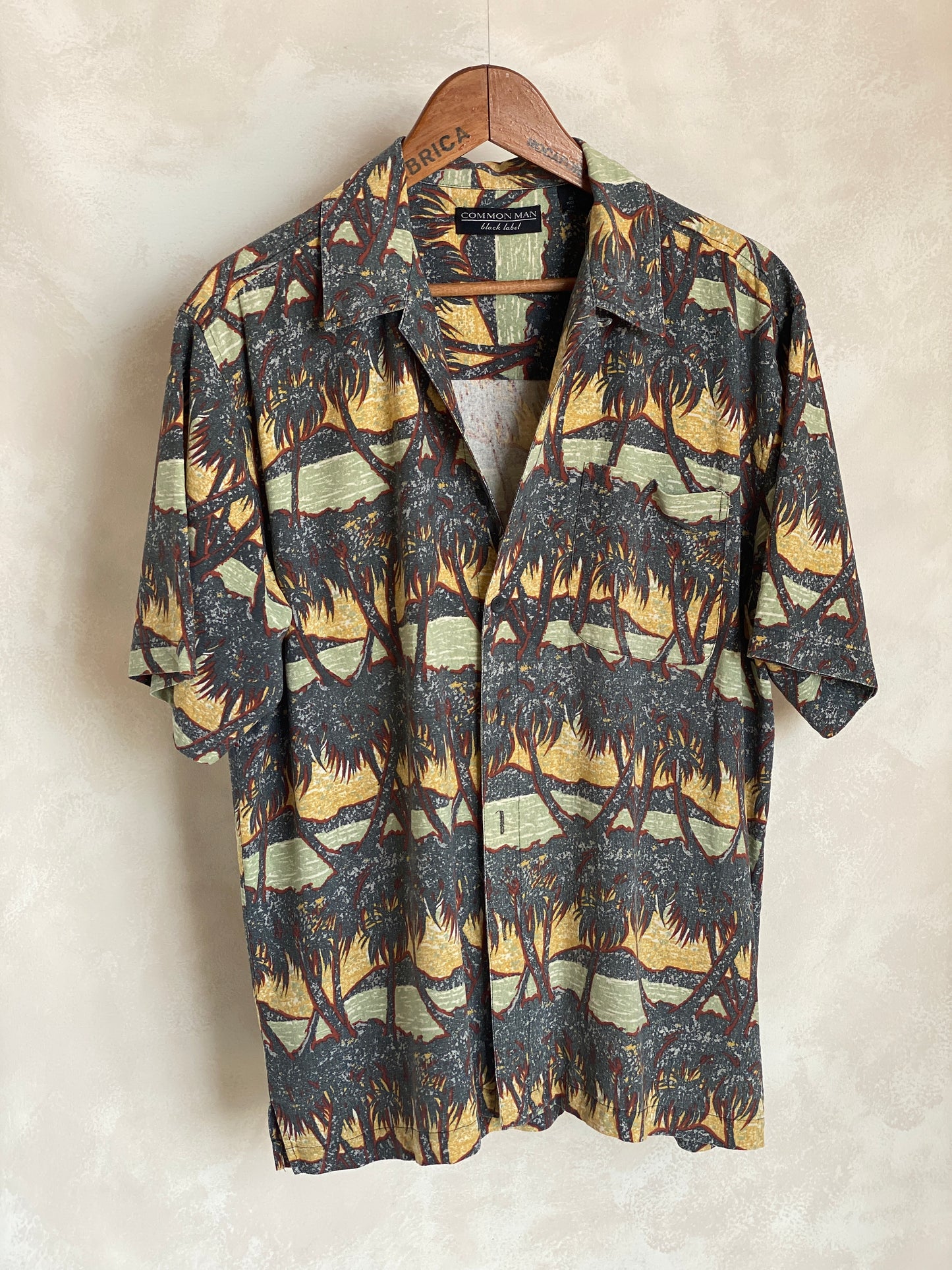 Size Large. Vintage 90s Silk Hawaiian shirt - USA Vintage Bcn