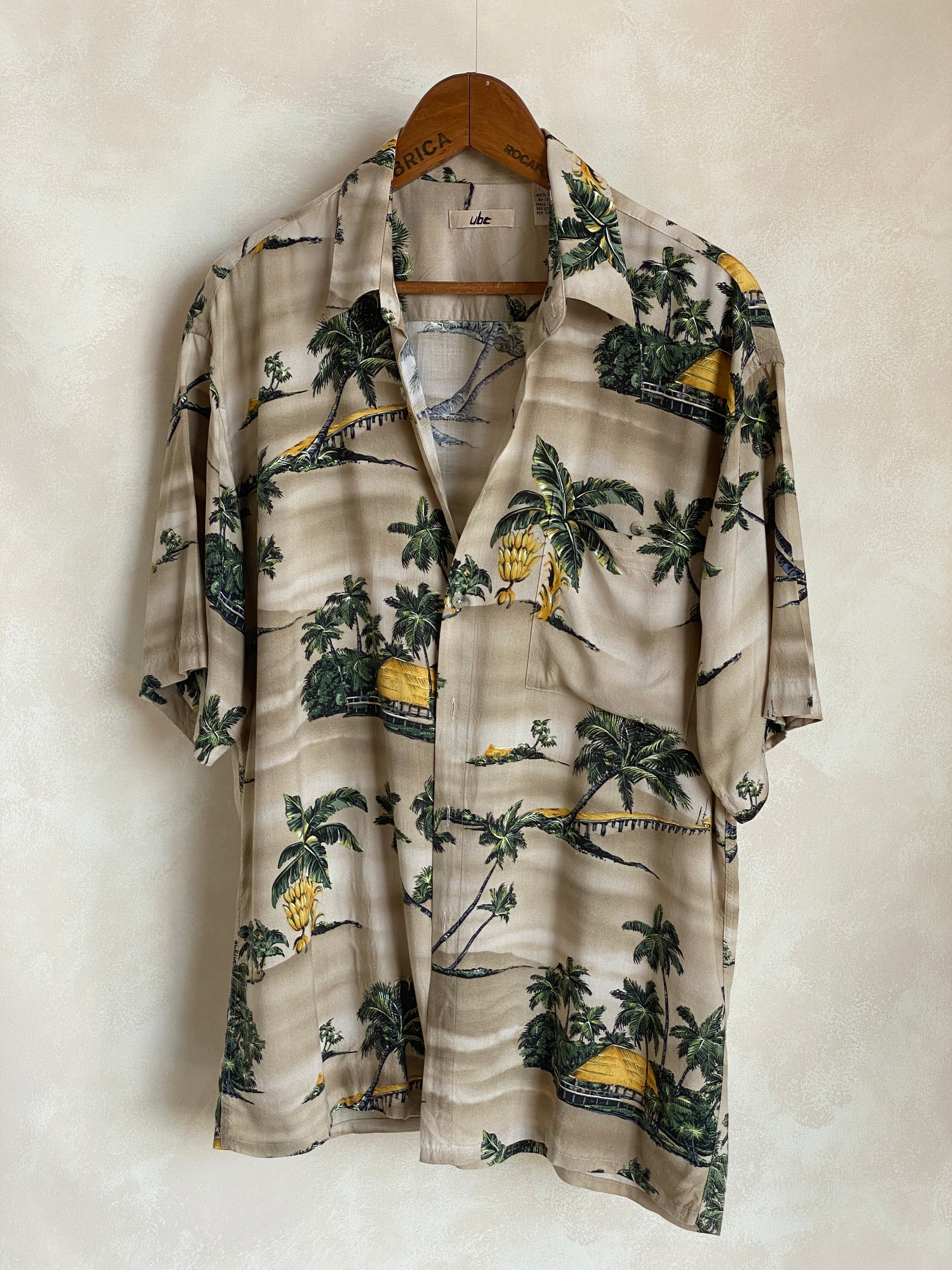 Size Large. Vintage 90s Rayon Hawaiian shirt - USA Vintage Bcn