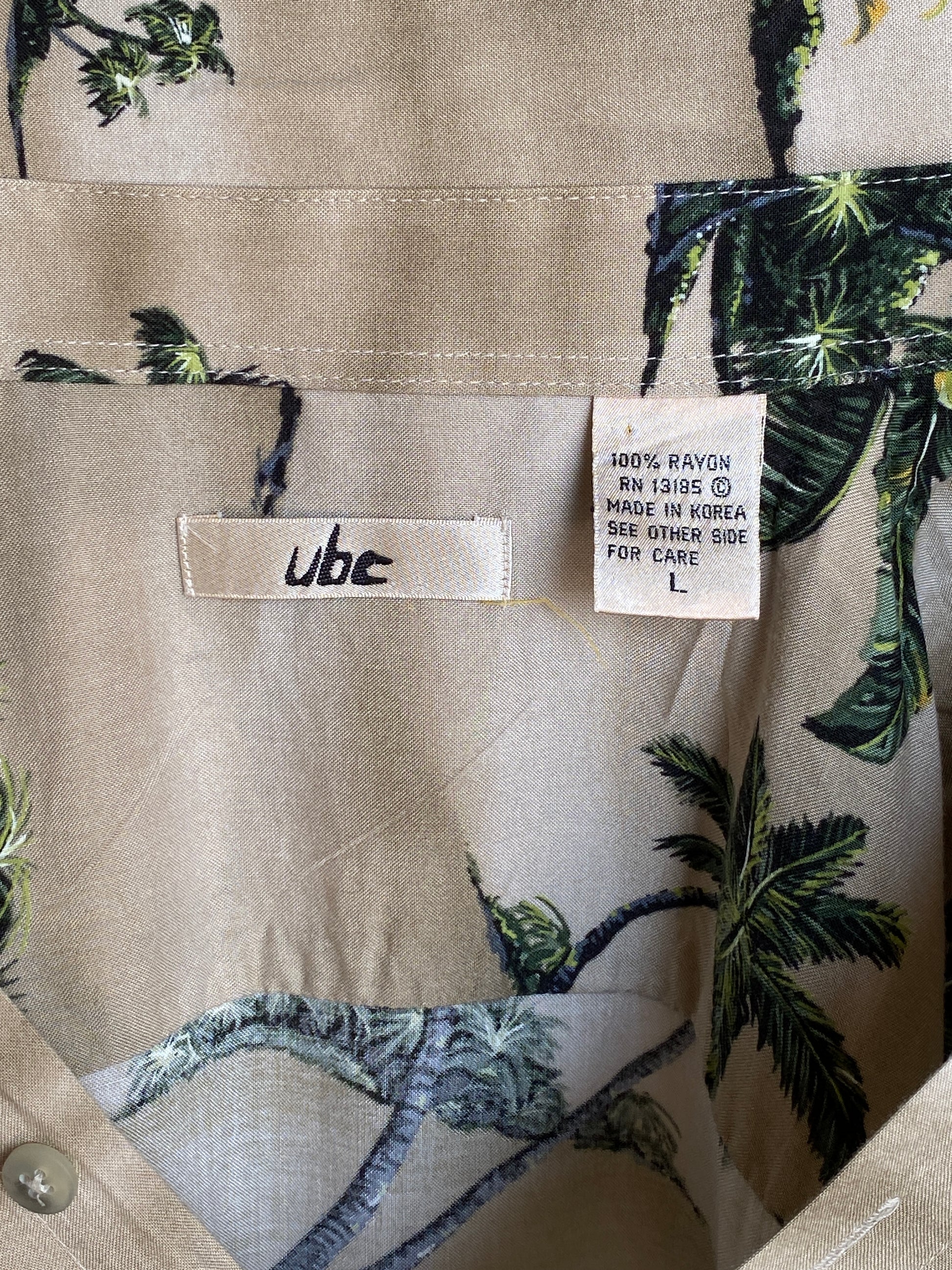 Size Large. Vintage 90s Rayon Hawaiian shirt - USA Vintage Bcn