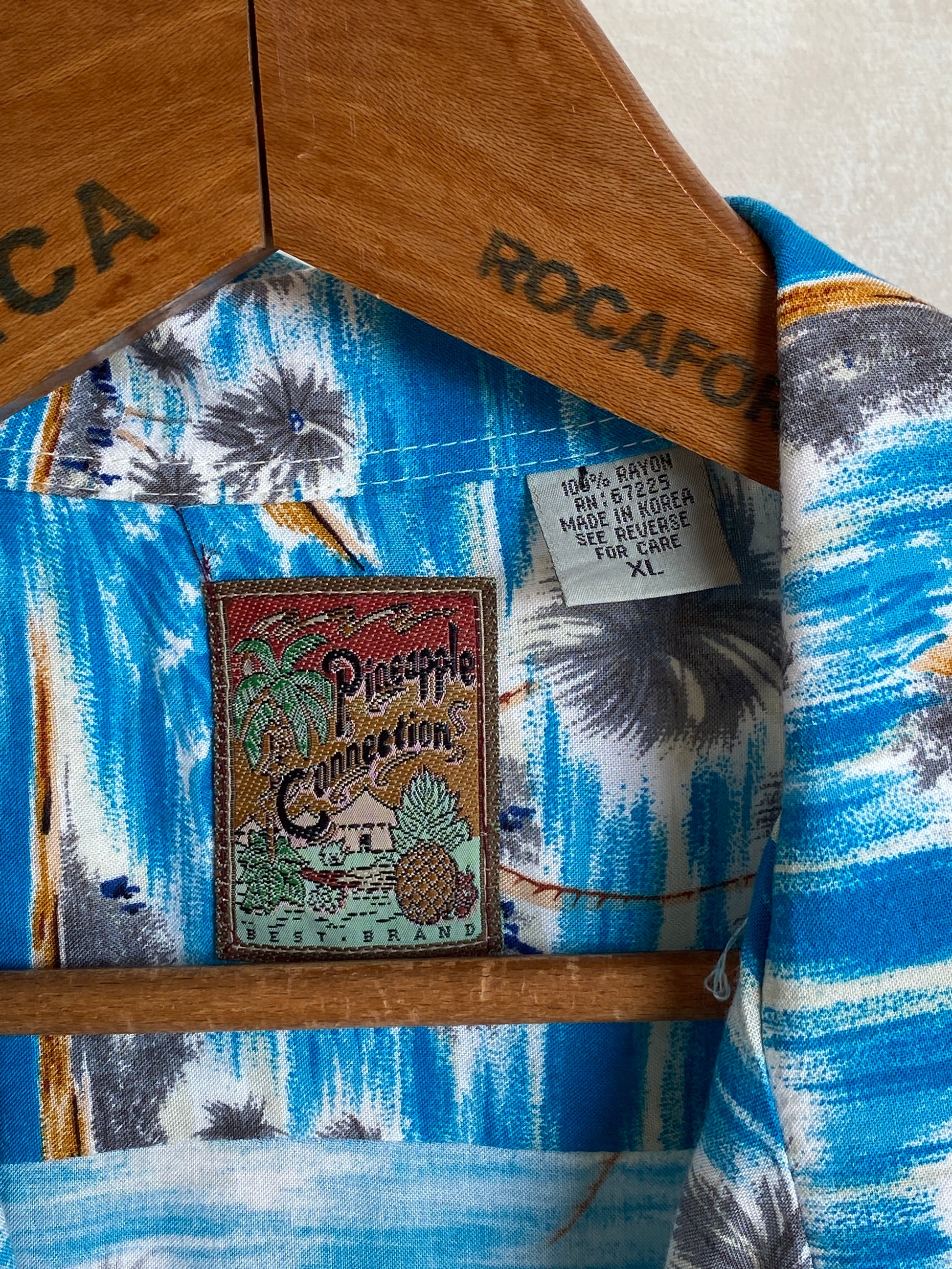 Size XL. Vintage 90s Rayon Hawaiian shirt by Pineapple Connection - USA Vintage Bcn
