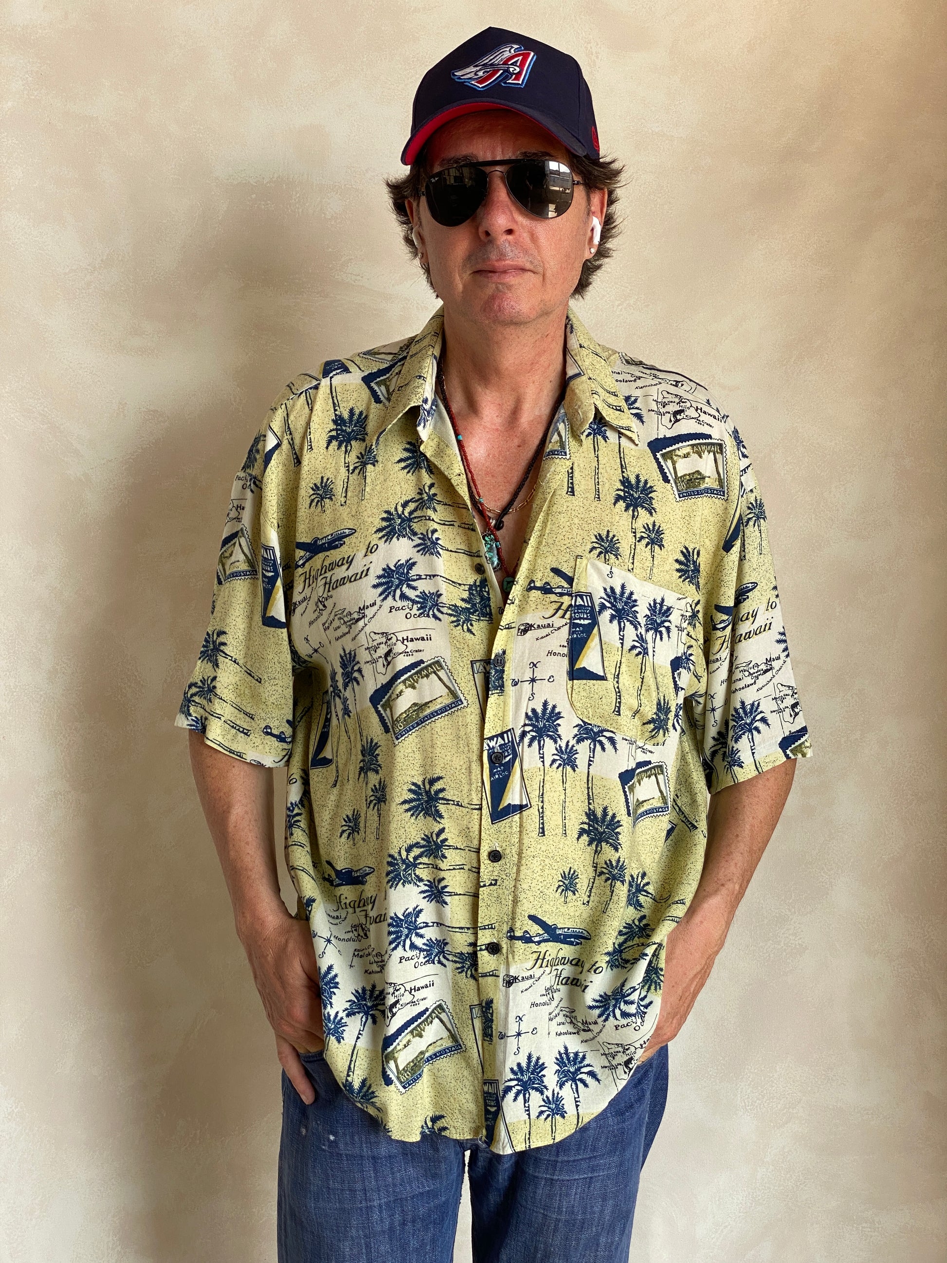 Size Large. Vintage 90s Rayon Hawaiian shirt - USA Vintage Bcn