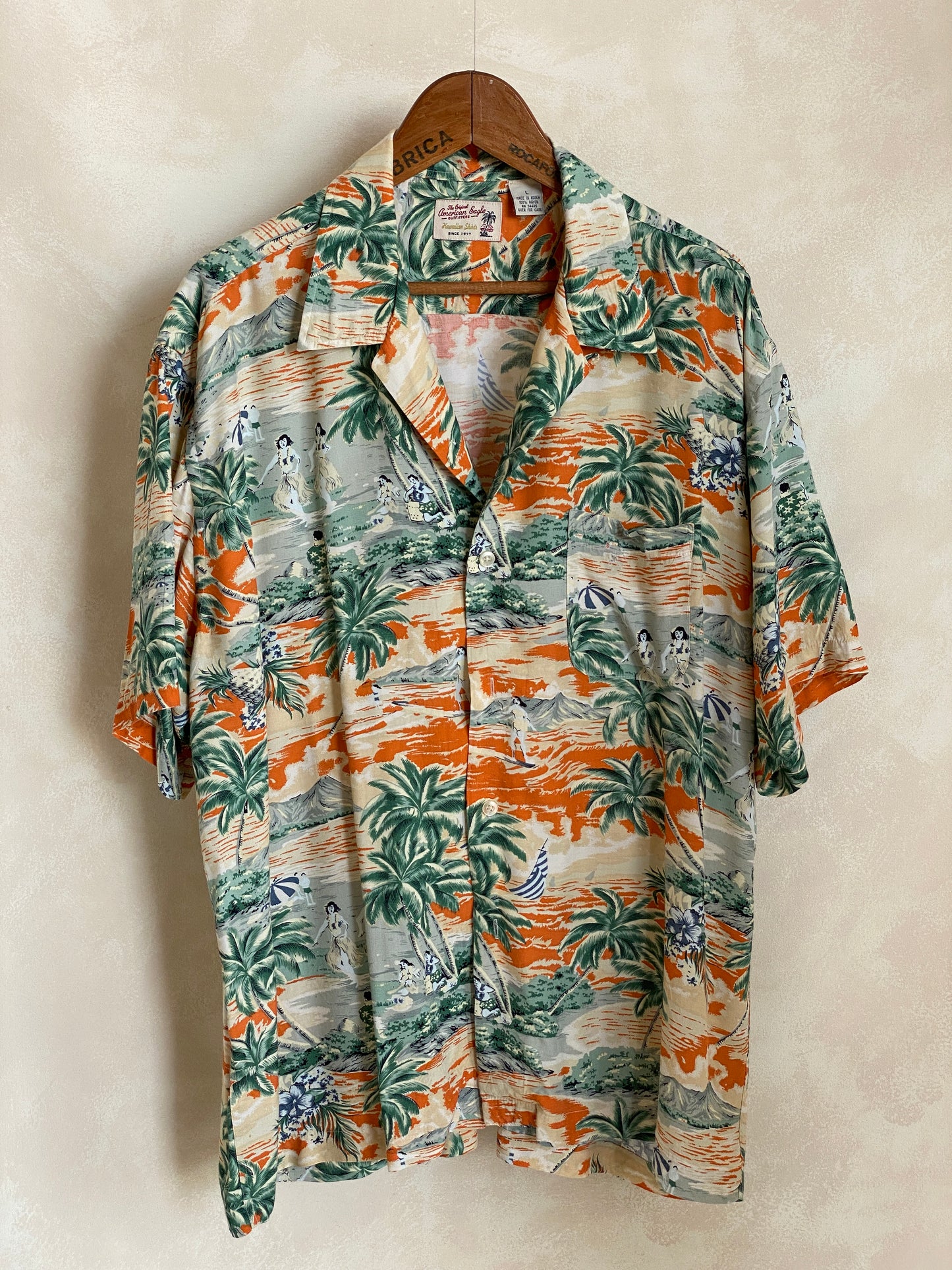Size Large. Vintage 90s Rayon Hawaiian shirt by American Eagle - USA Vintage Bcn