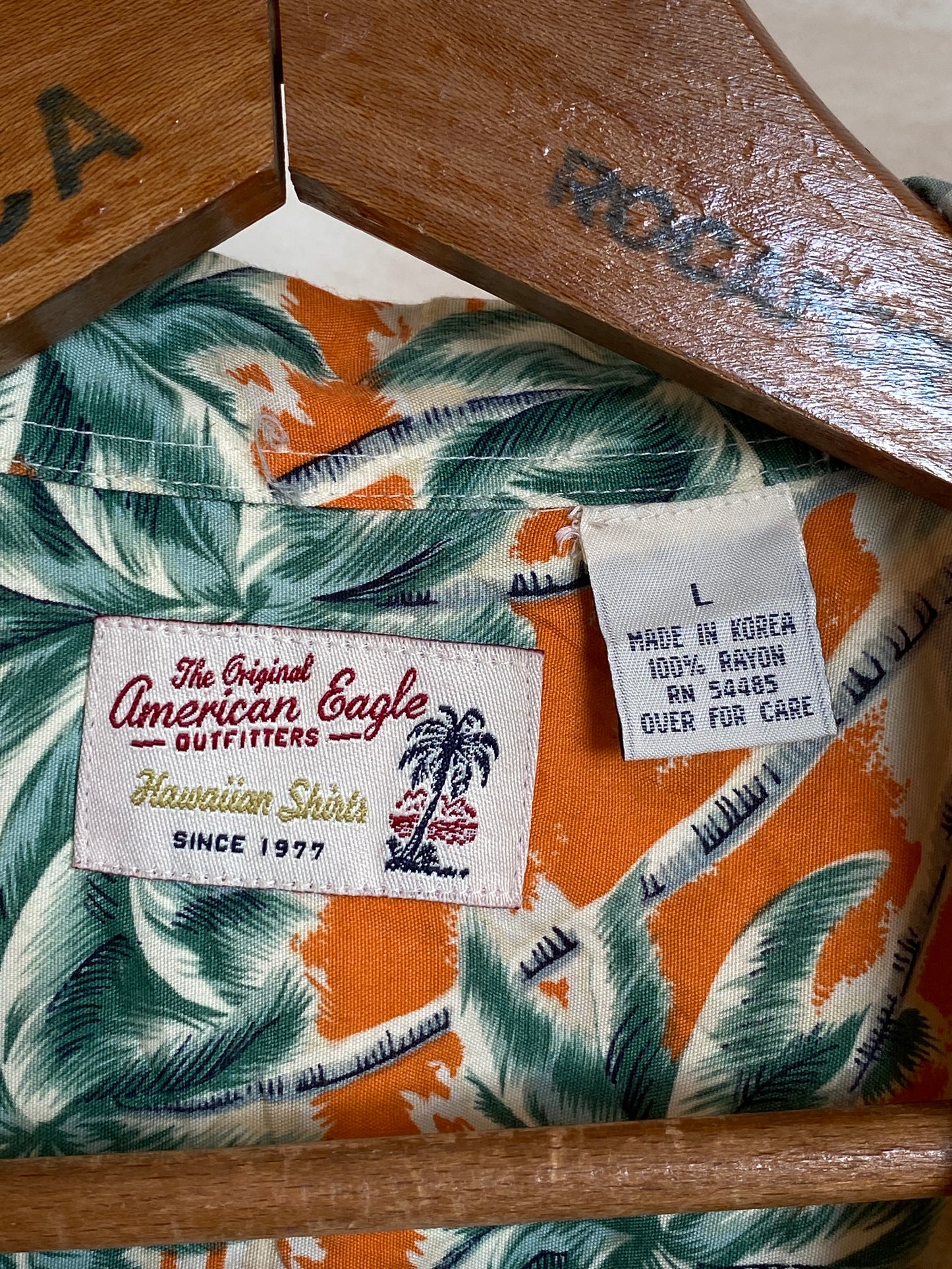 Size Large. Vintage 90s Rayon Hawaiian shirt by American Eagle - USA Vintage Bcn