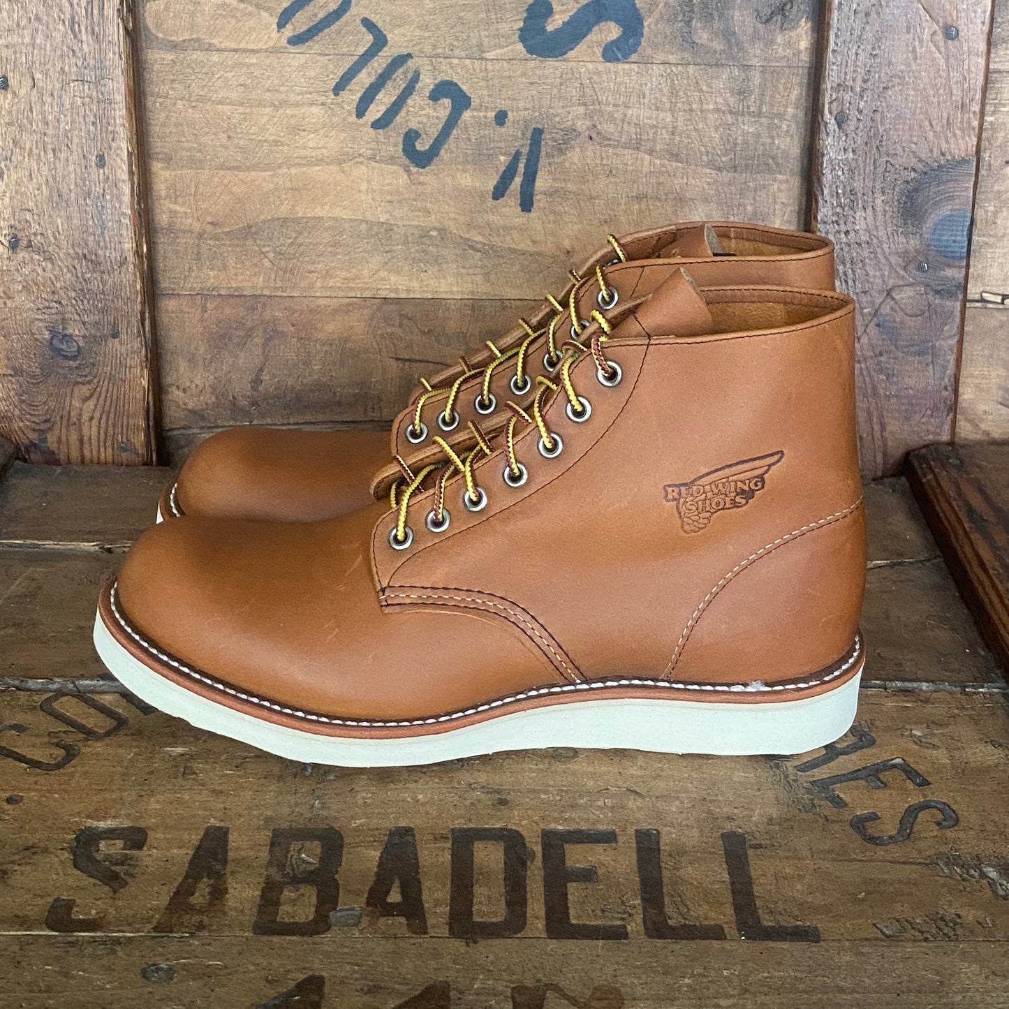 Size 8 D (41 EU ) Red Wing Heritage Classic Round Toe 9107 ( Second ) - USA Vintage Bcn