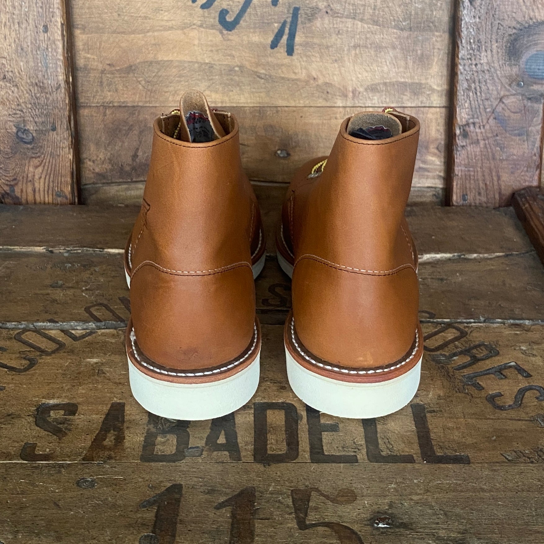 Size 8 D (41 EU ) Red Wing Heritage Classic Round Toe 9107 ( Second ) - USA Vintage Bcn