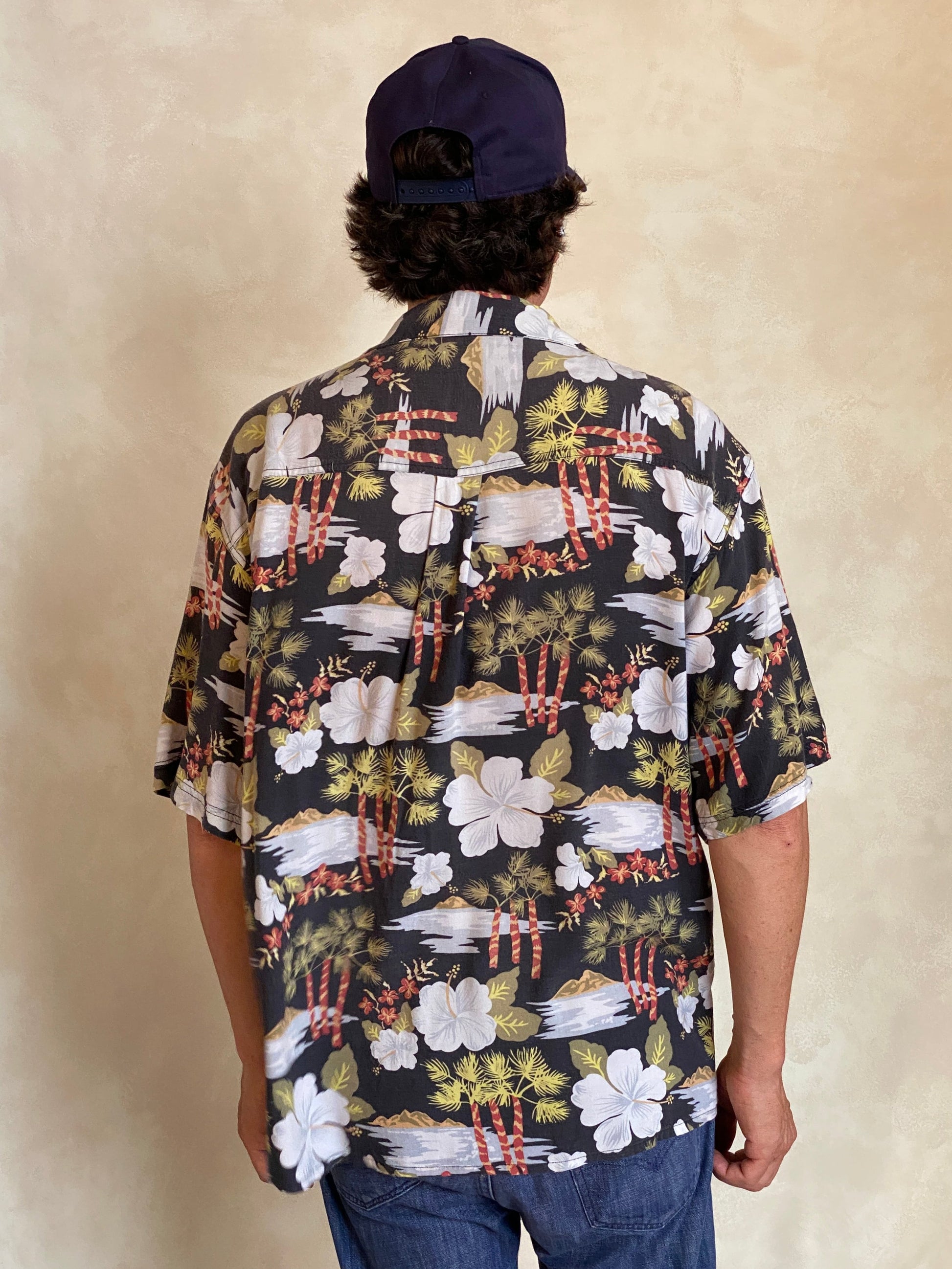 Size Large. Vintage 90s Rayon Hawaiian shirt - USA Vintage Bcn